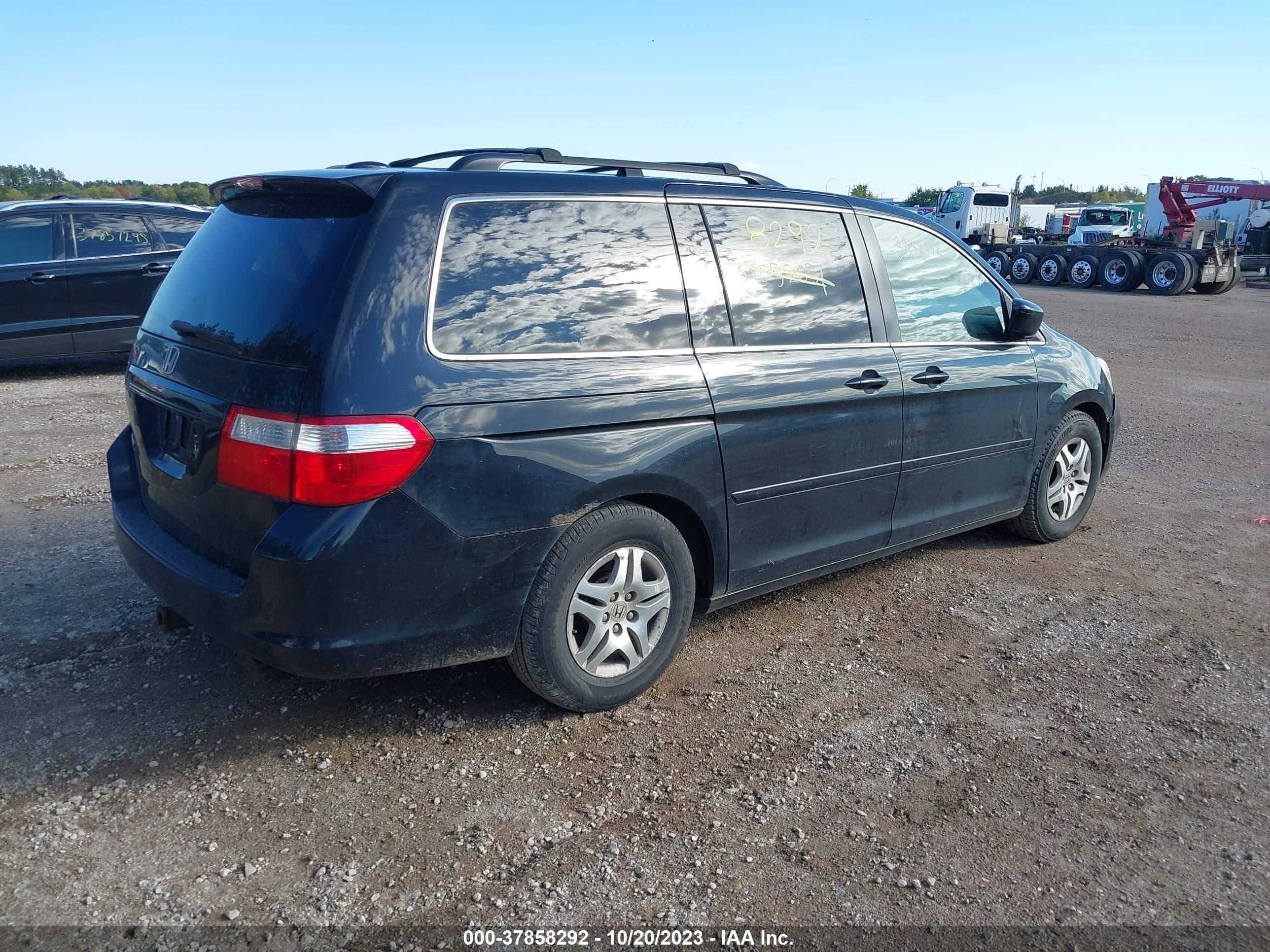 Photo 3 VIN: 5FNRL38707B132964 - HONDA ODYSSEY 