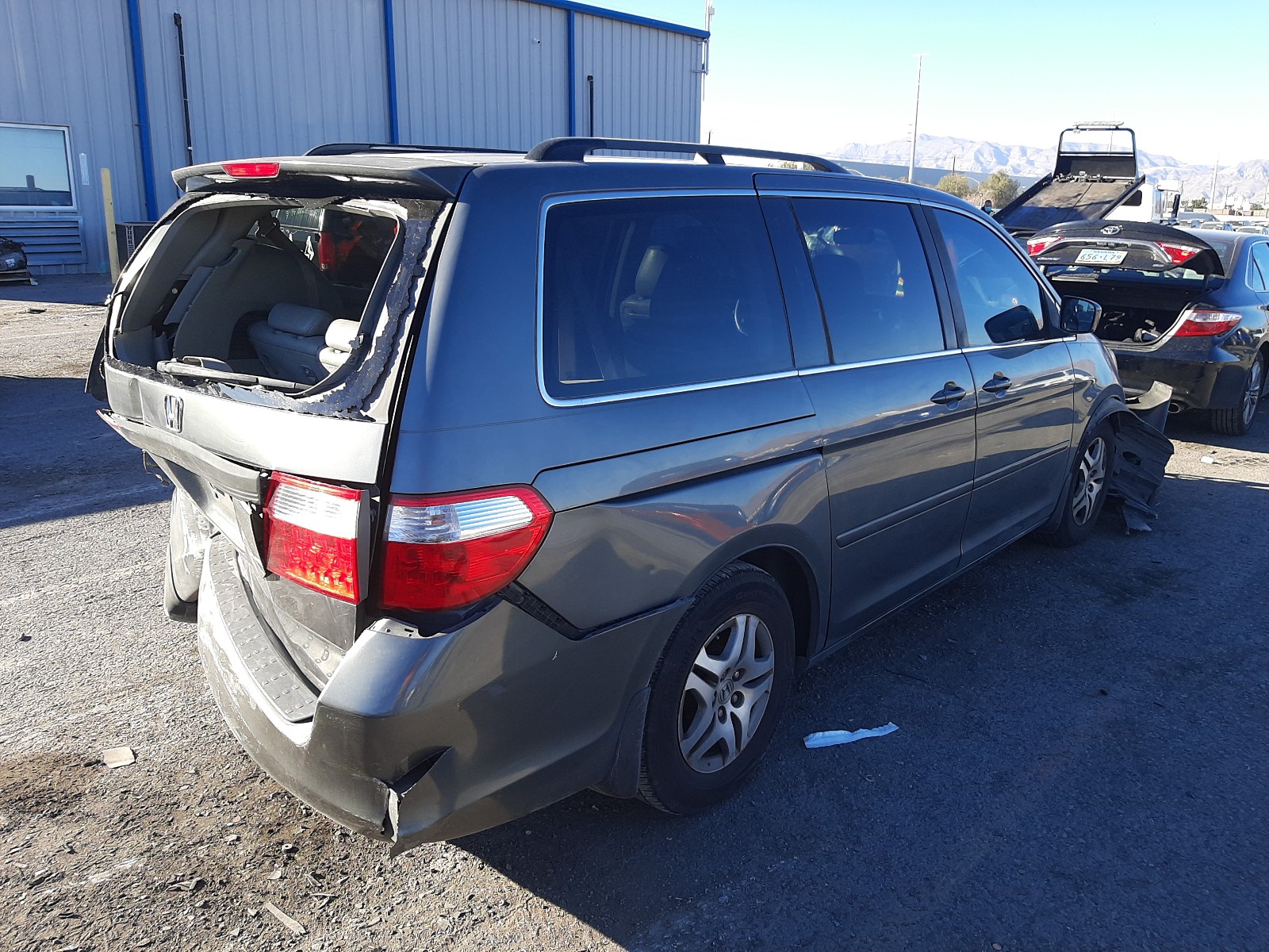 Photo 3 VIN: 5FNRL38707B420113 - HONDA ODYSSEY EX 