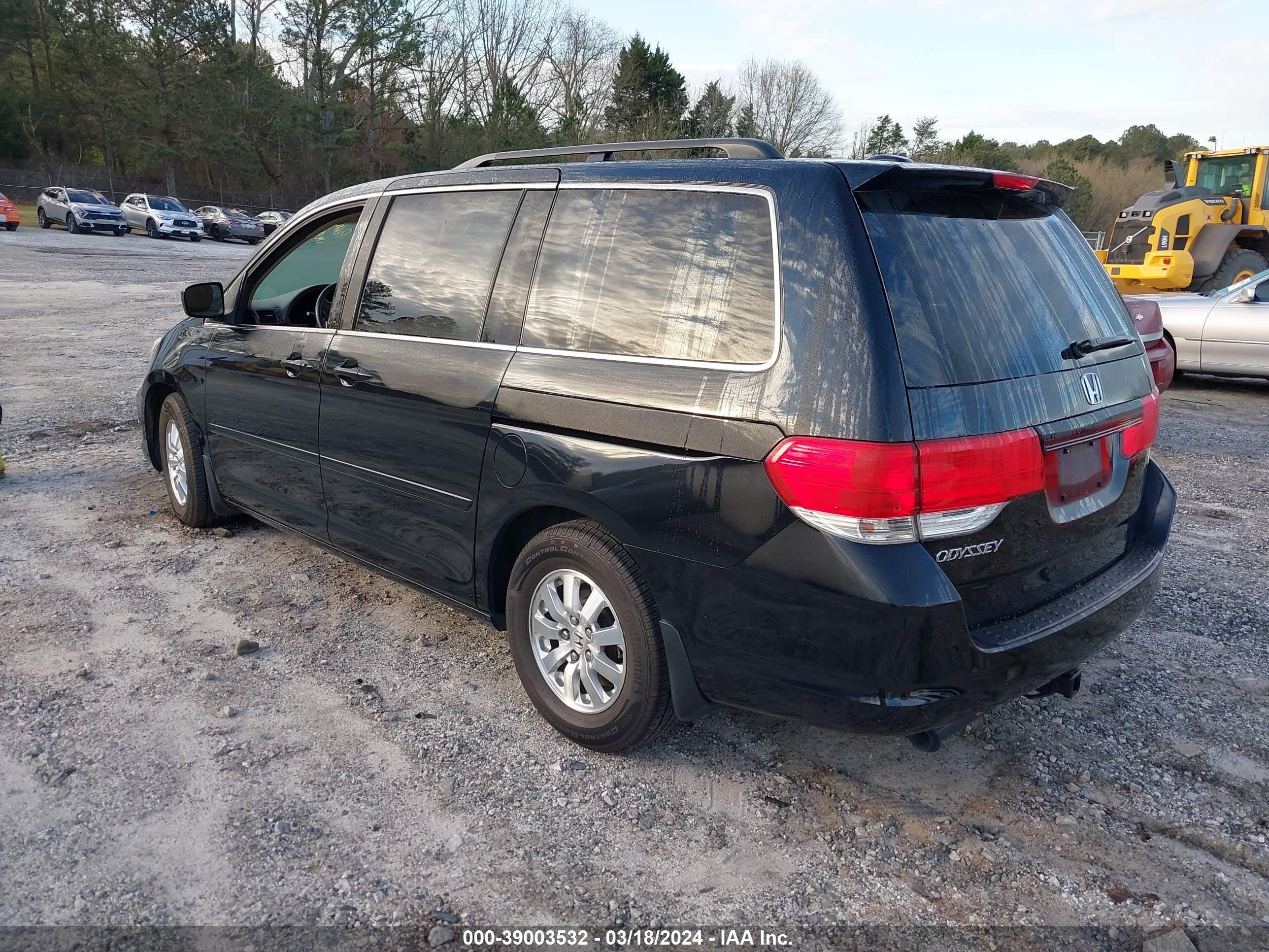 Photo 2 VIN: 5FNRL38708B010879 - HONDA ODYSSEY 