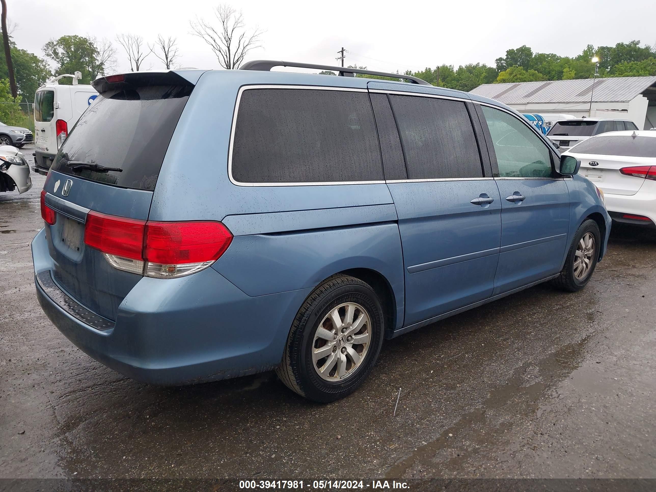 Photo 3 VIN: 5FNRL38708B028007 - HONDA ODYSSEY 