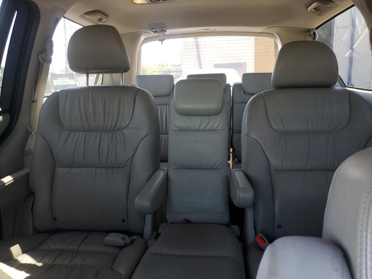 Photo 9 VIN: 5FNRL38708B053991 - HONDA ODYSSEY 