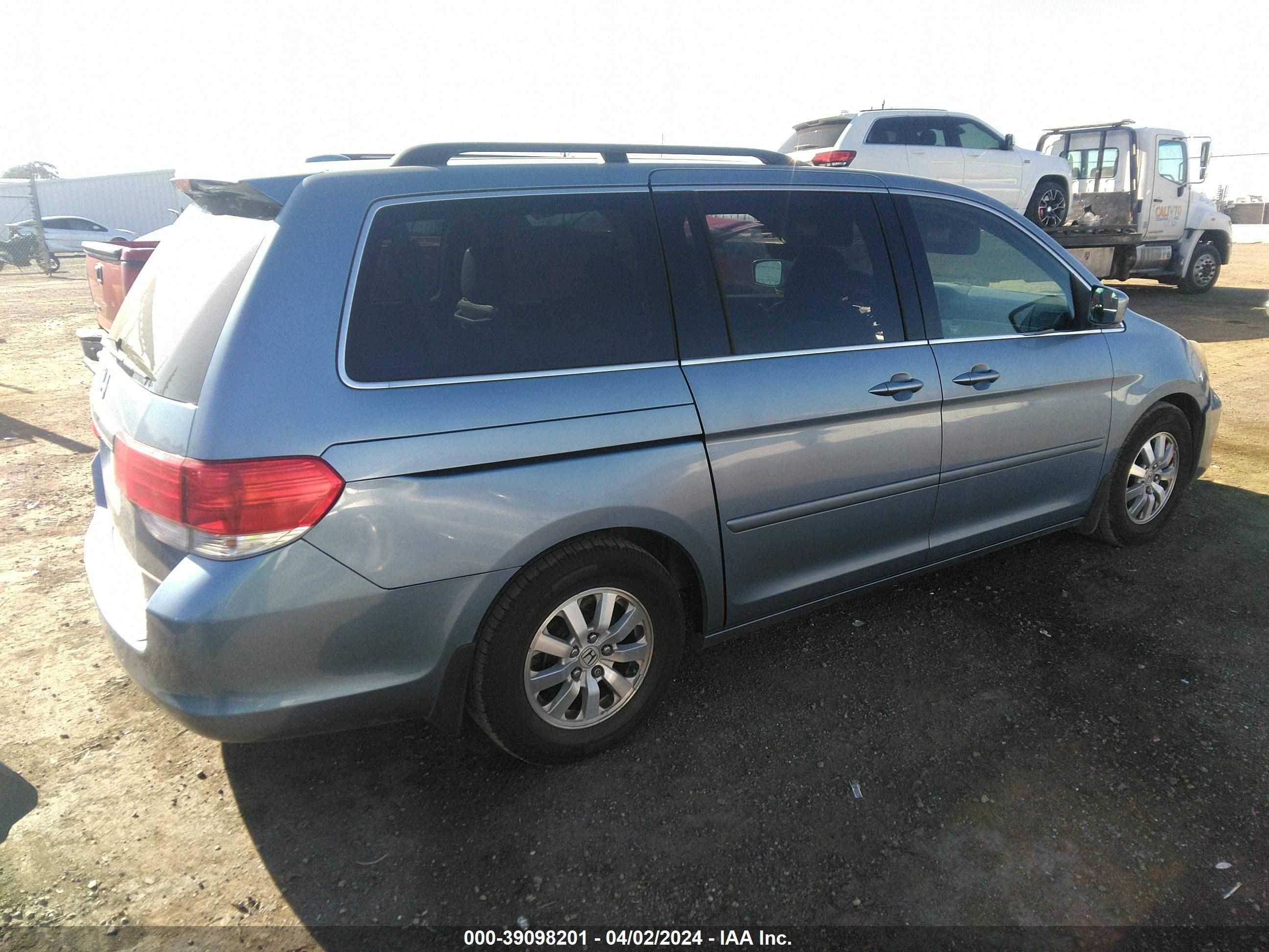 Photo 3 VIN: 5FNRL38708B061847 - HONDA ODYSSEY 