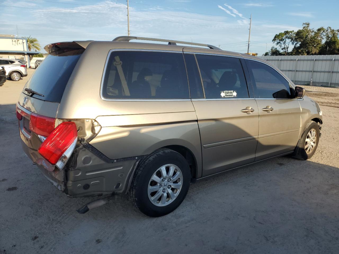 Photo 2 VIN: 5FNRL38708B102056 - HONDA ODYSSEY 