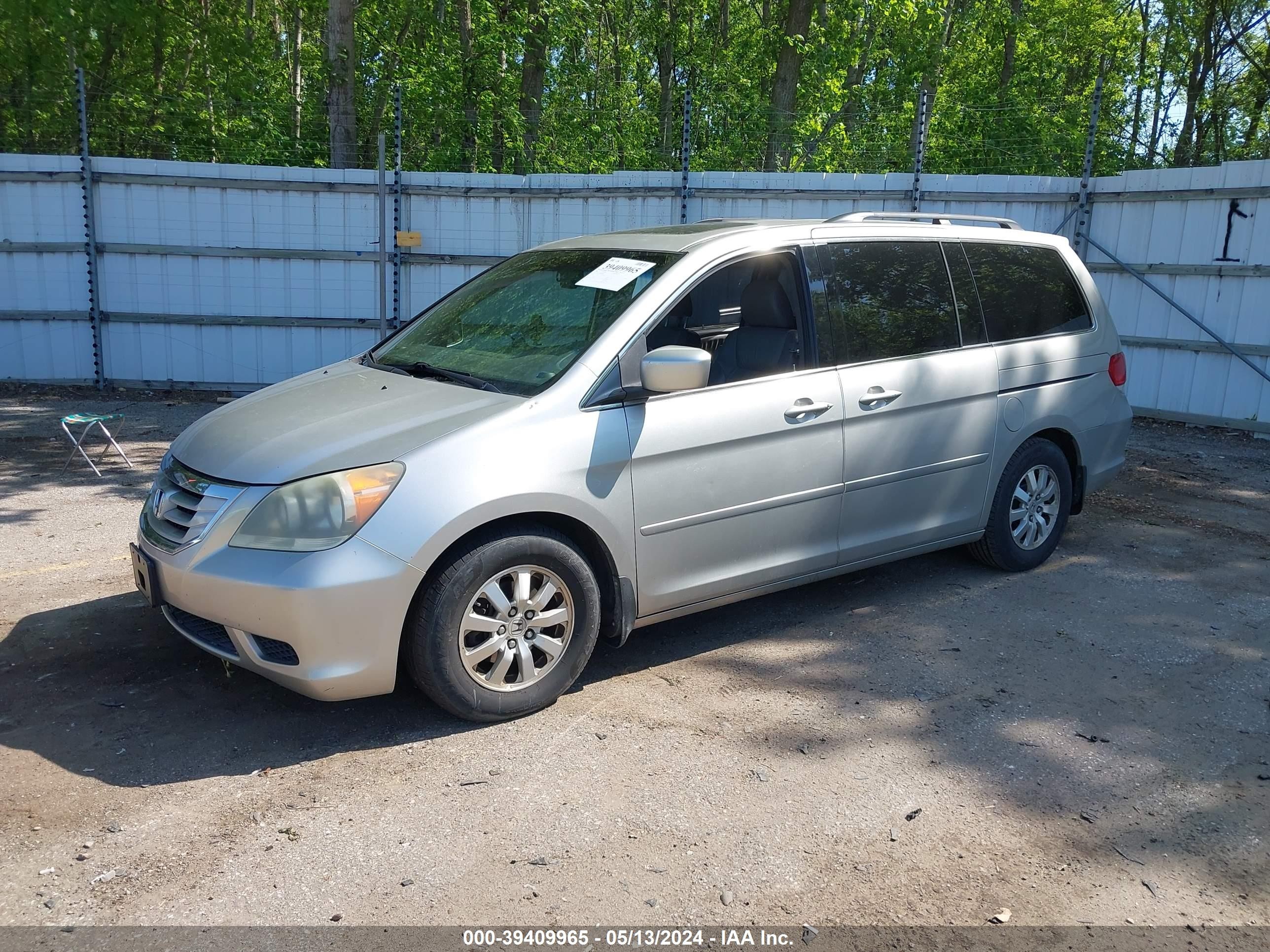 Photo 1 VIN: 5FNRL38708B408349 - HONDA ODYSSEY 