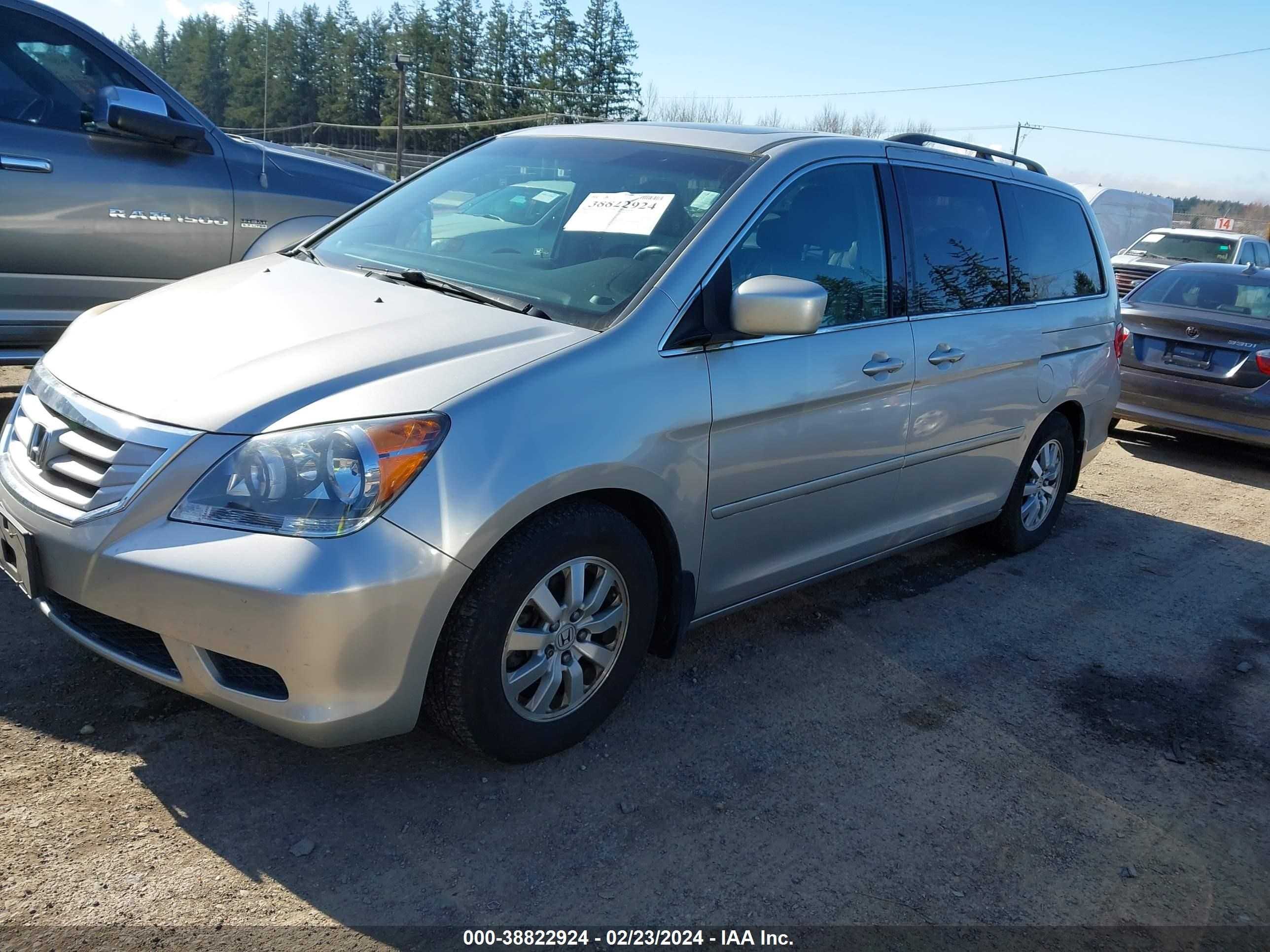 Photo 1 VIN: 5FNRL38709B008650 - HONDA ODYSSEY 