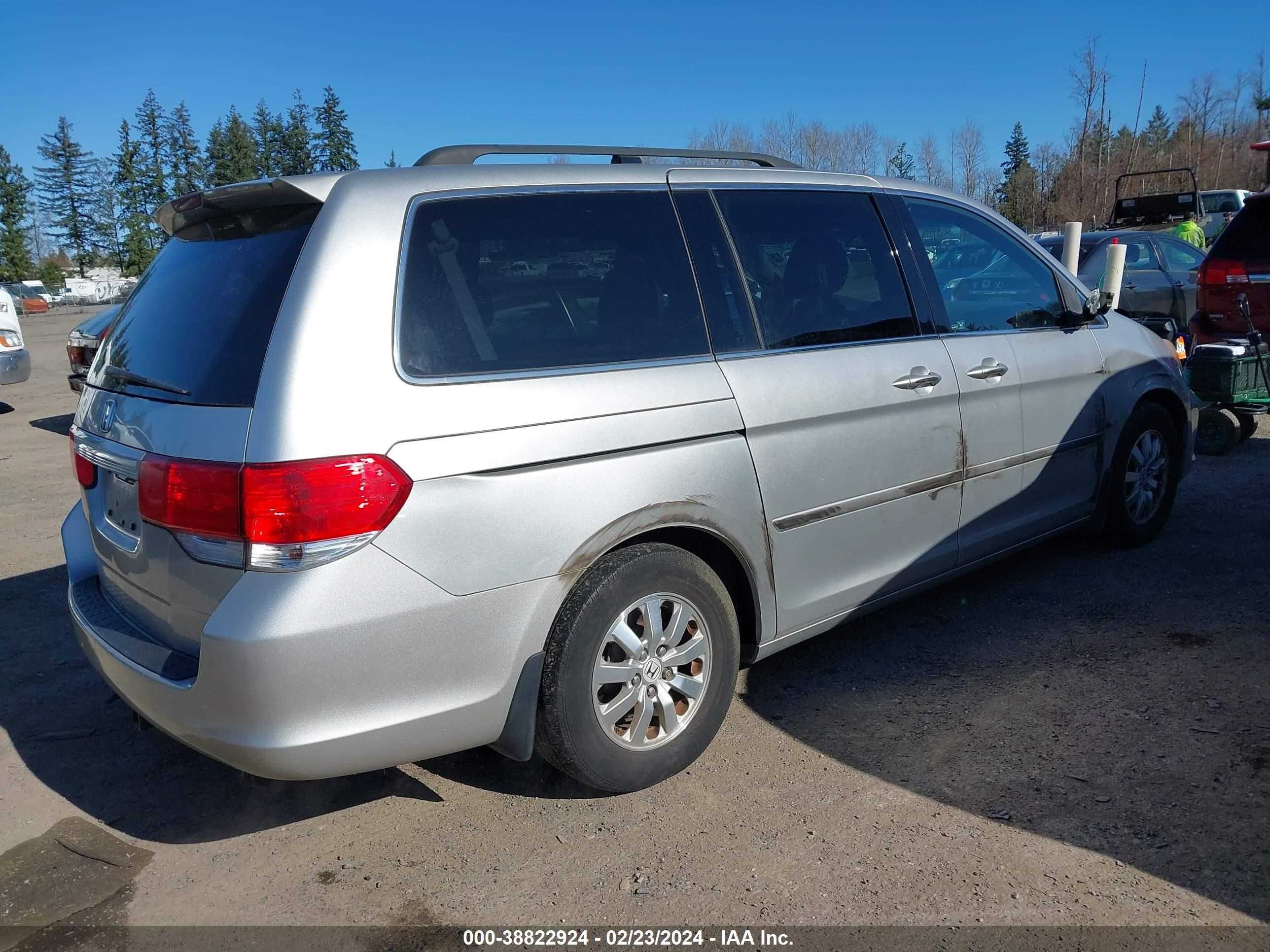 Photo 3 VIN: 5FNRL38709B008650 - HONDA ODYSSEY 