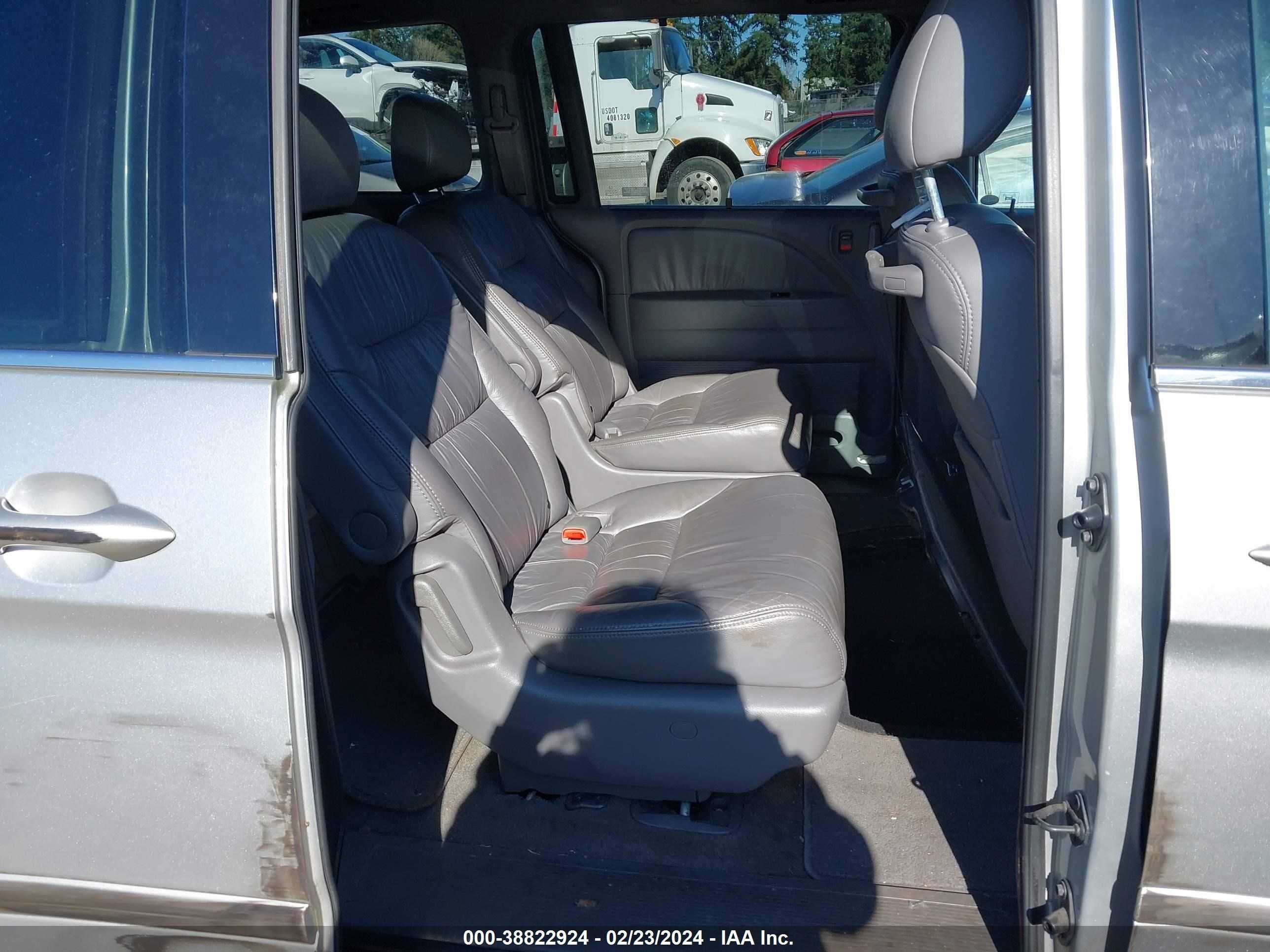 Photo 7 VIN: 5FNRL38709B008650 - HONDA ODYSSEY 