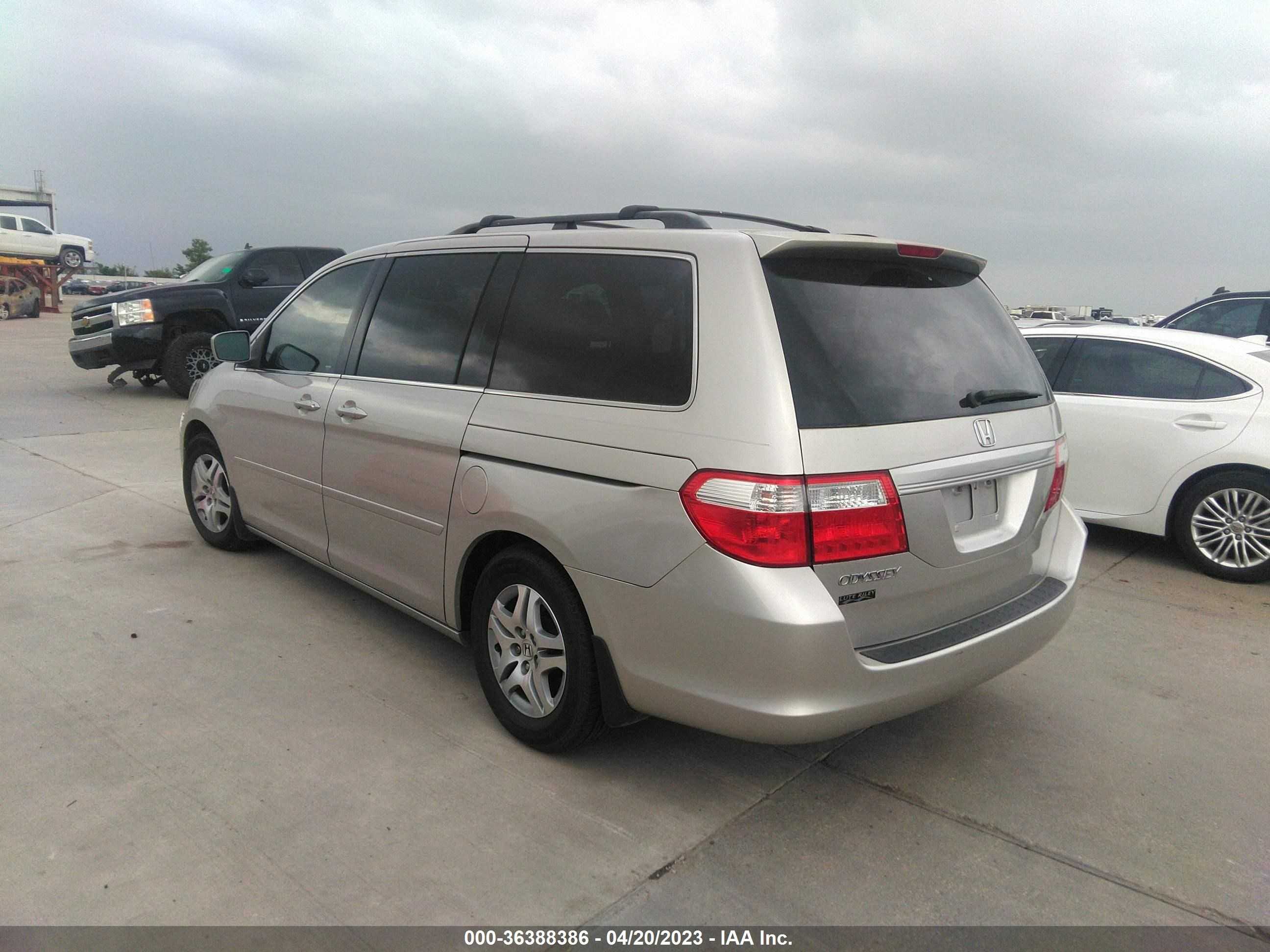 Photo 2 VIN: 5FNRL38716B426629 - HONDA ODYSSEY 