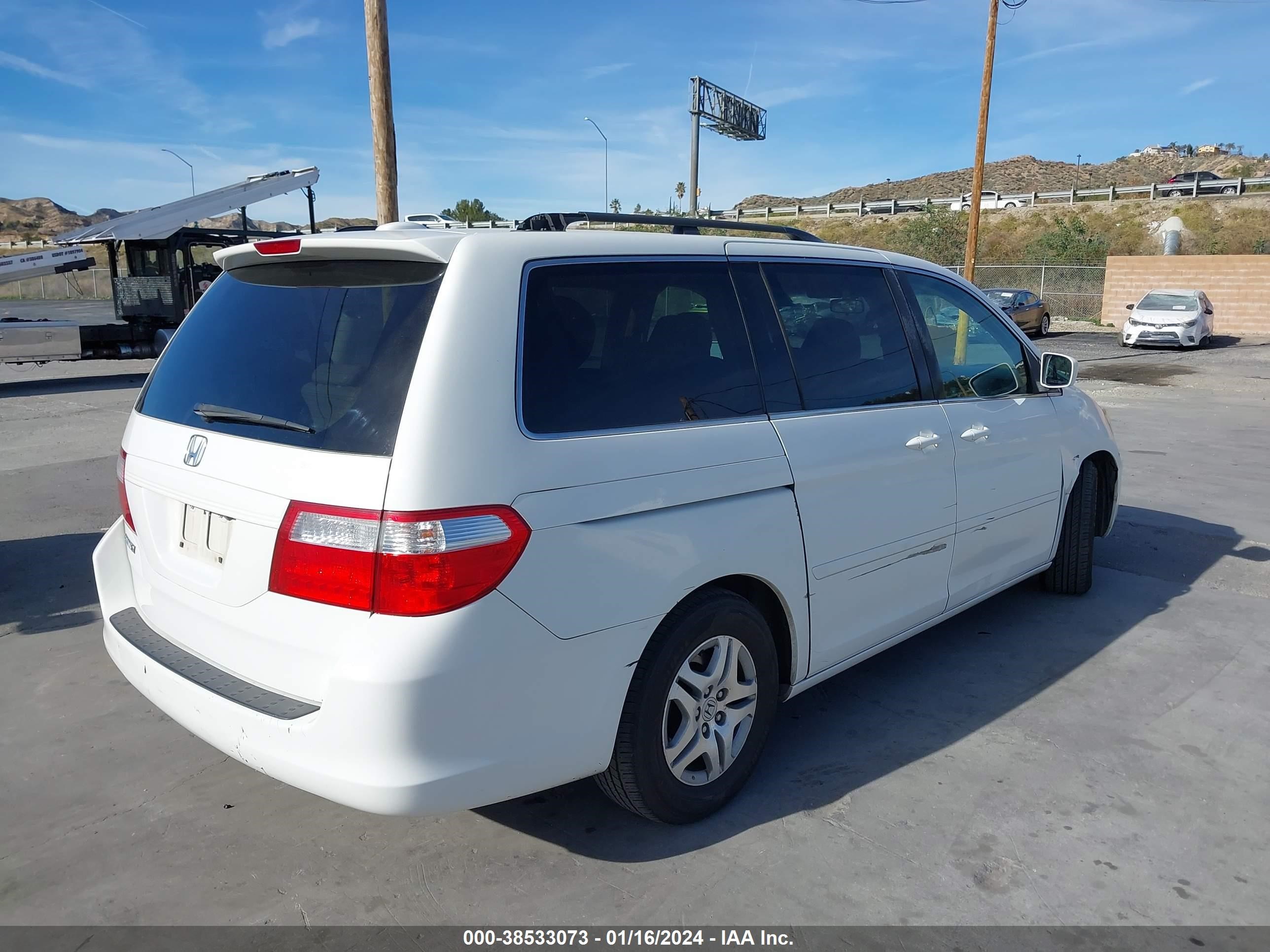 Photo 3 VIN: 5FNRL38717B430326 - HONDA ODYSSEY 