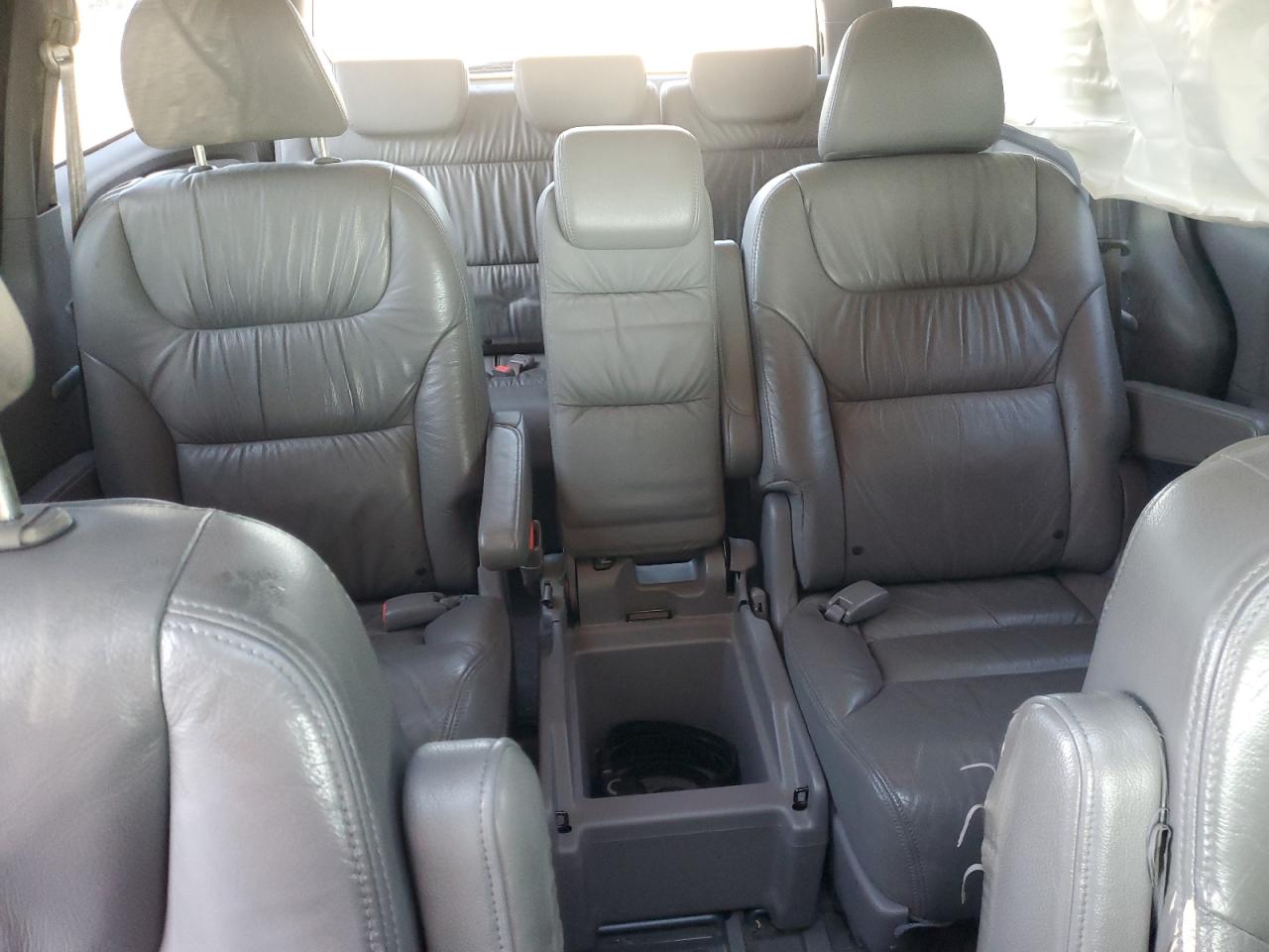 Photo 9 VIN: 5FNRL38718B076471 - HONDA ODYSSEY 