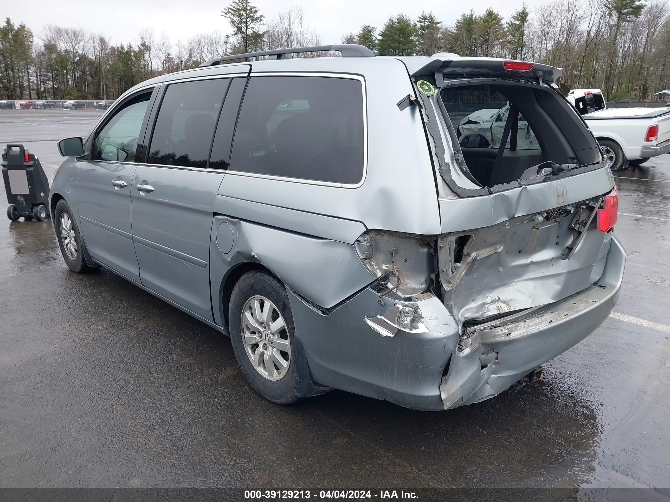 Photo 2 VIN: 5FNRL38718B088345 - HONDA ODYSSEY 