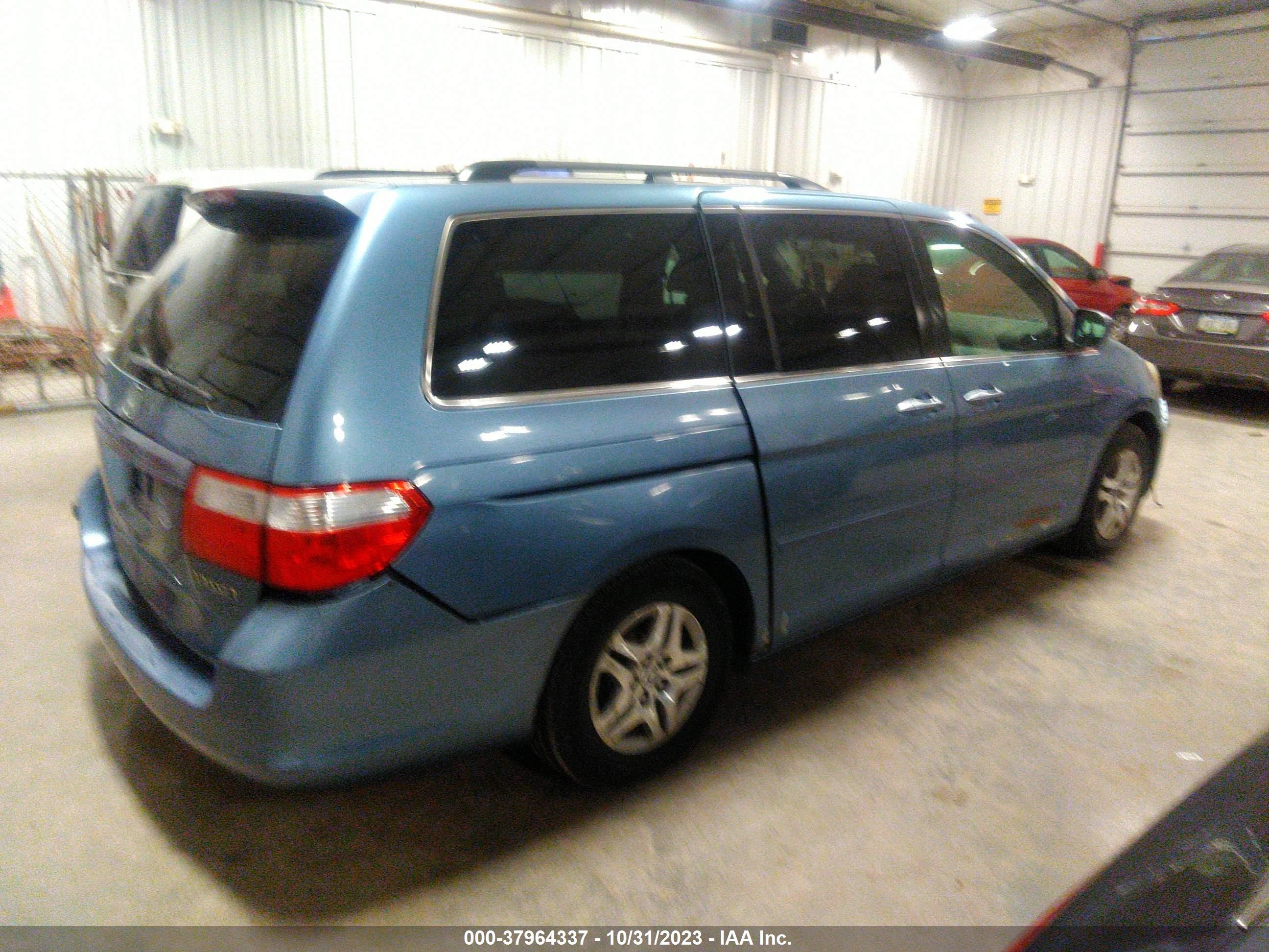 Photo 3 VIN: 5FNRL38725B051574 - HONDA ODYSSEY 