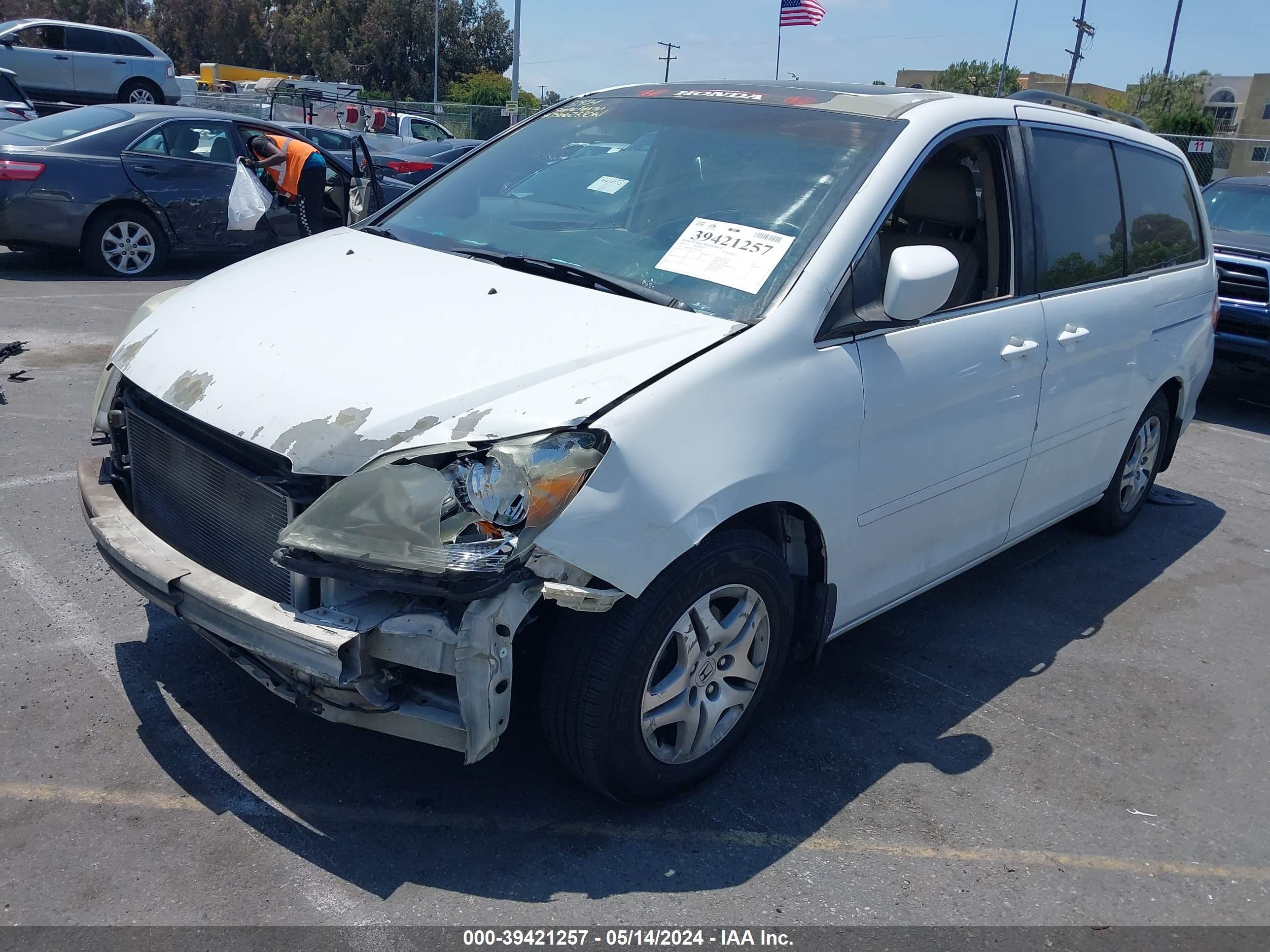 Photo 1 VIN: 5FNRL38727B061881 - HONDA ODYSSEY 