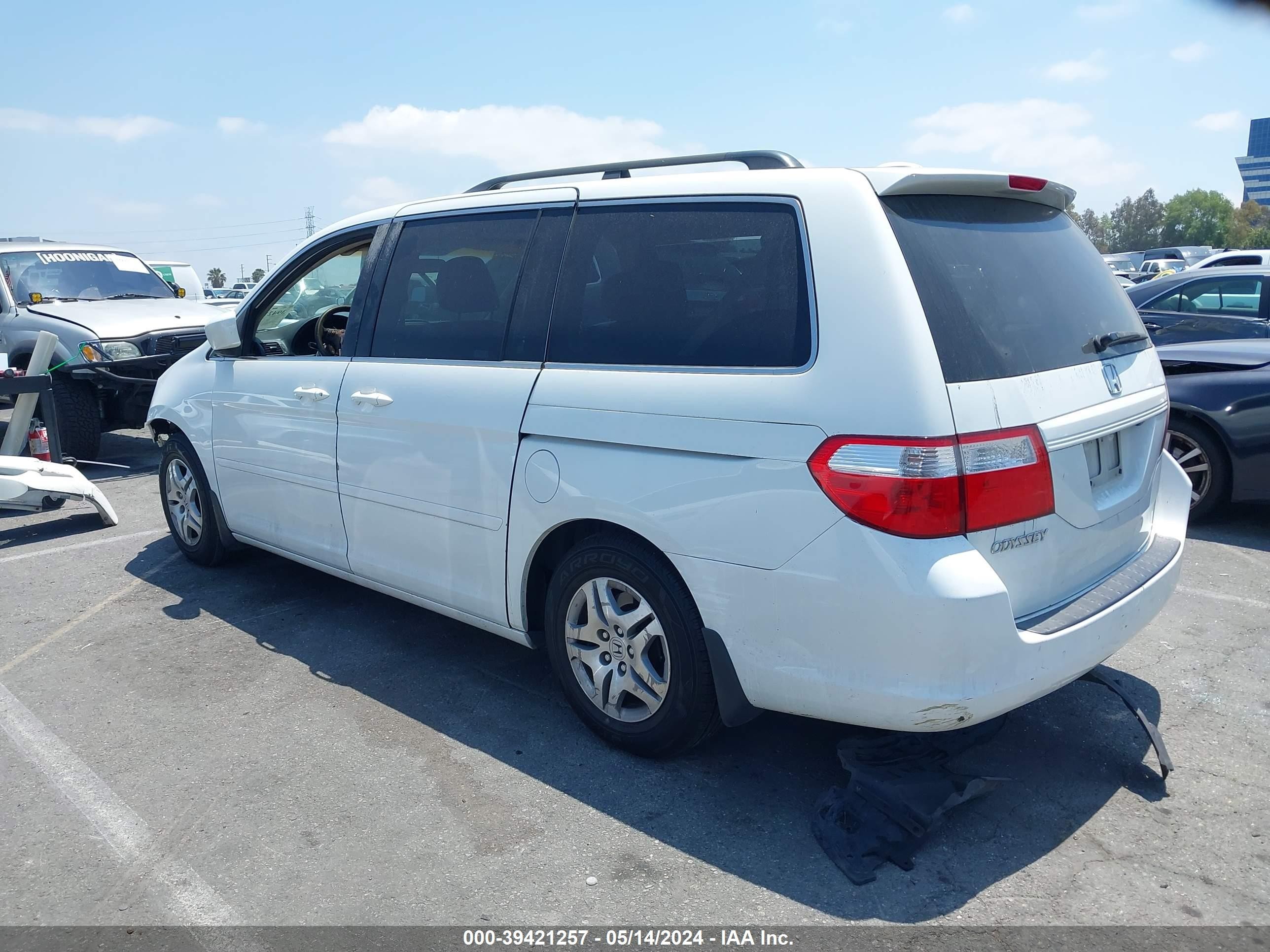 Photo 2 VIN: 5FNRL38727B061881 - HONDA ODYSSEY 