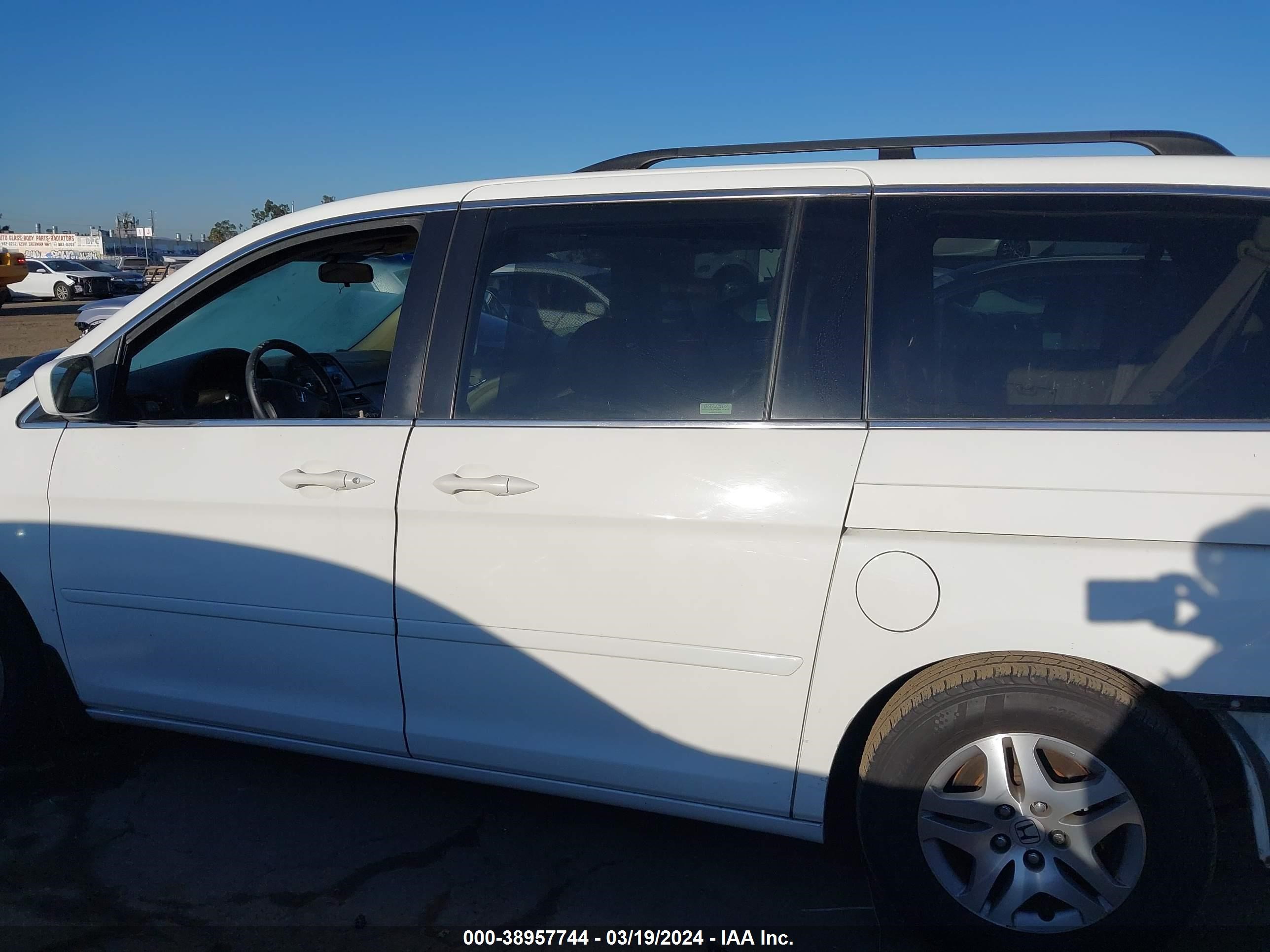 Photo 14 VIN: 5FNRL38727B462234 - HONDA ODYSSEY 