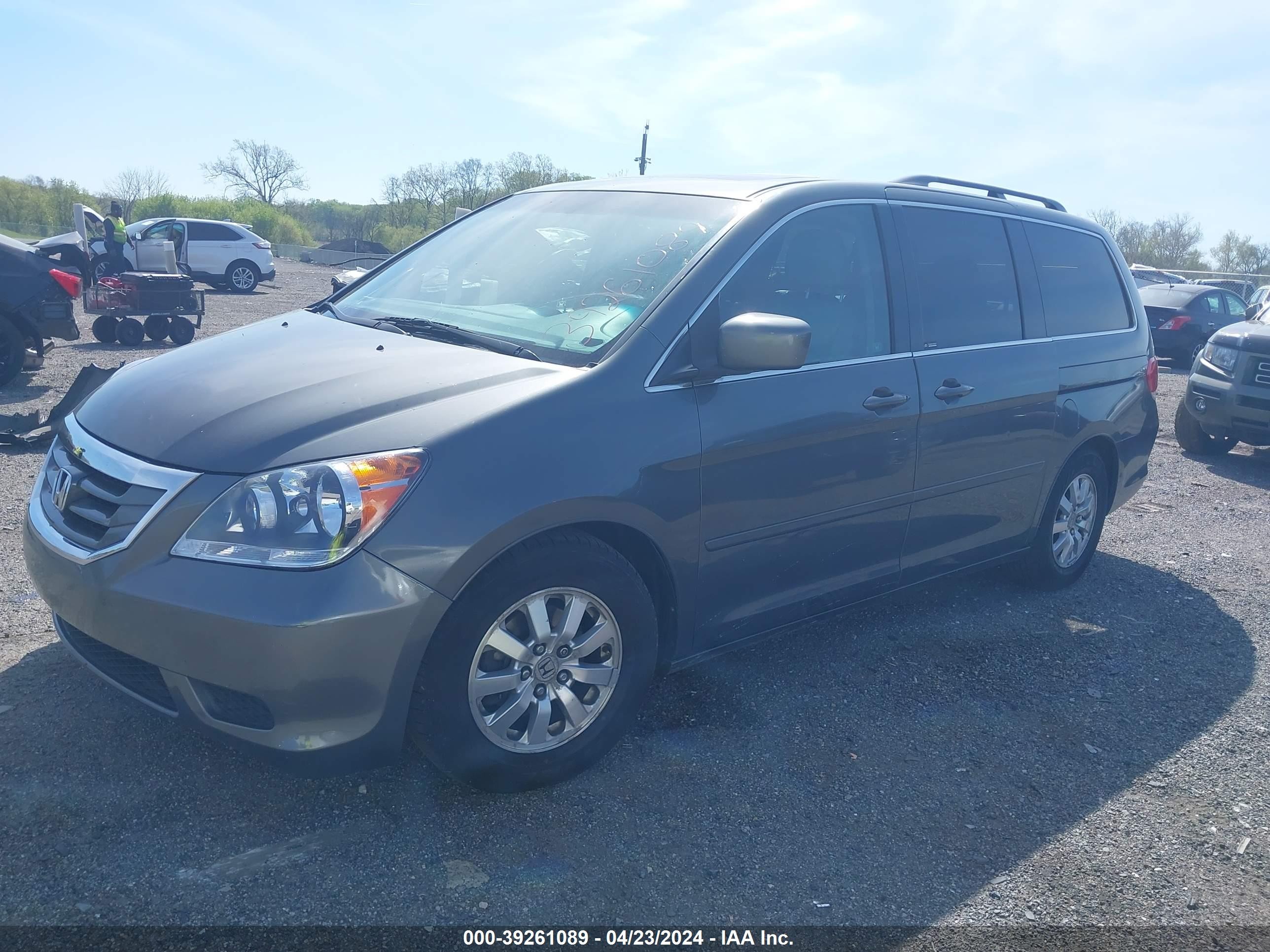 Photo 1 VIN: 5FNRL38728B042684 - HONDA ODYSSEY 