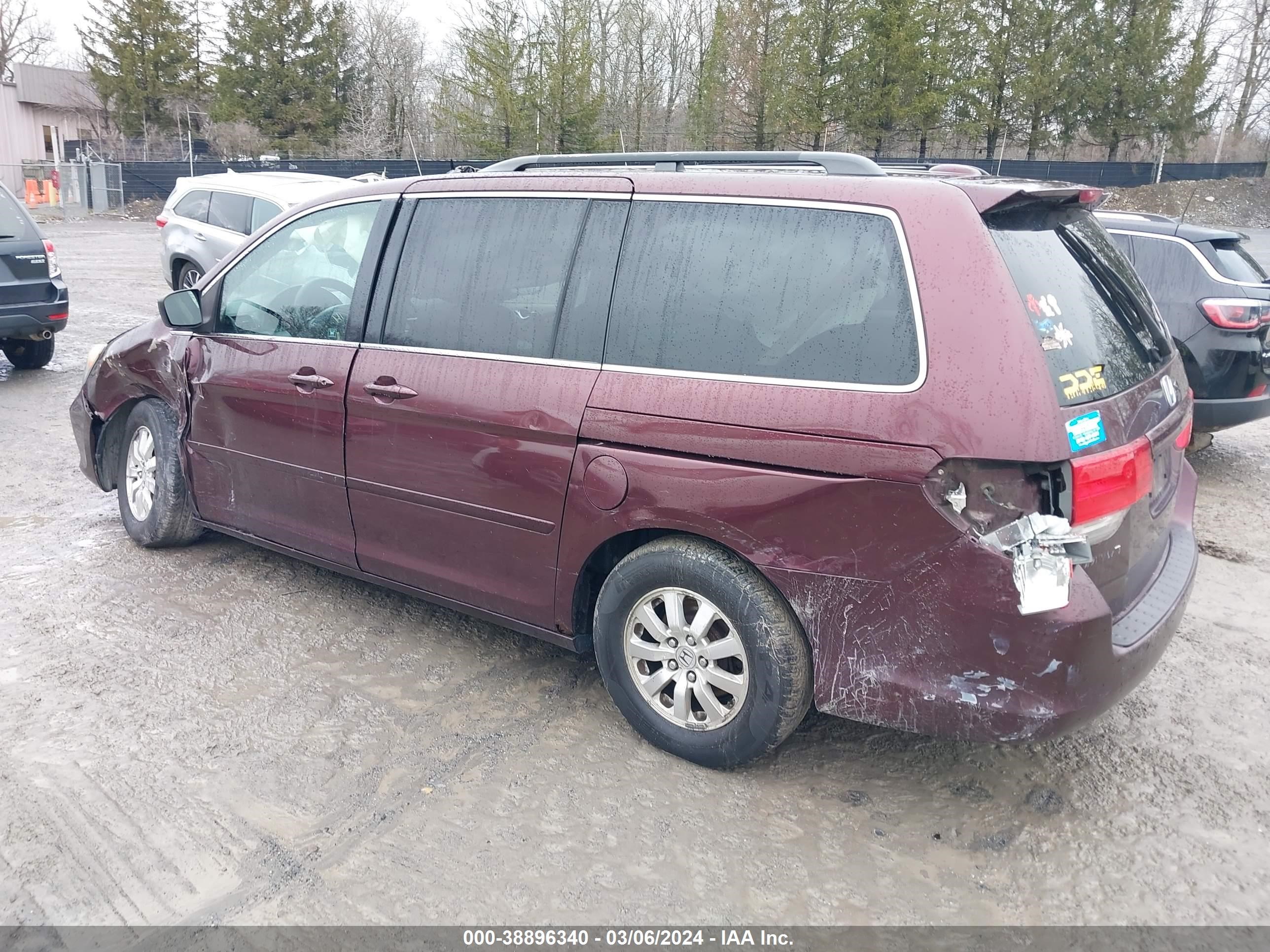 Photo 2 VIN: 5FNRL38728B077533 - HONDA ODYSSEY 