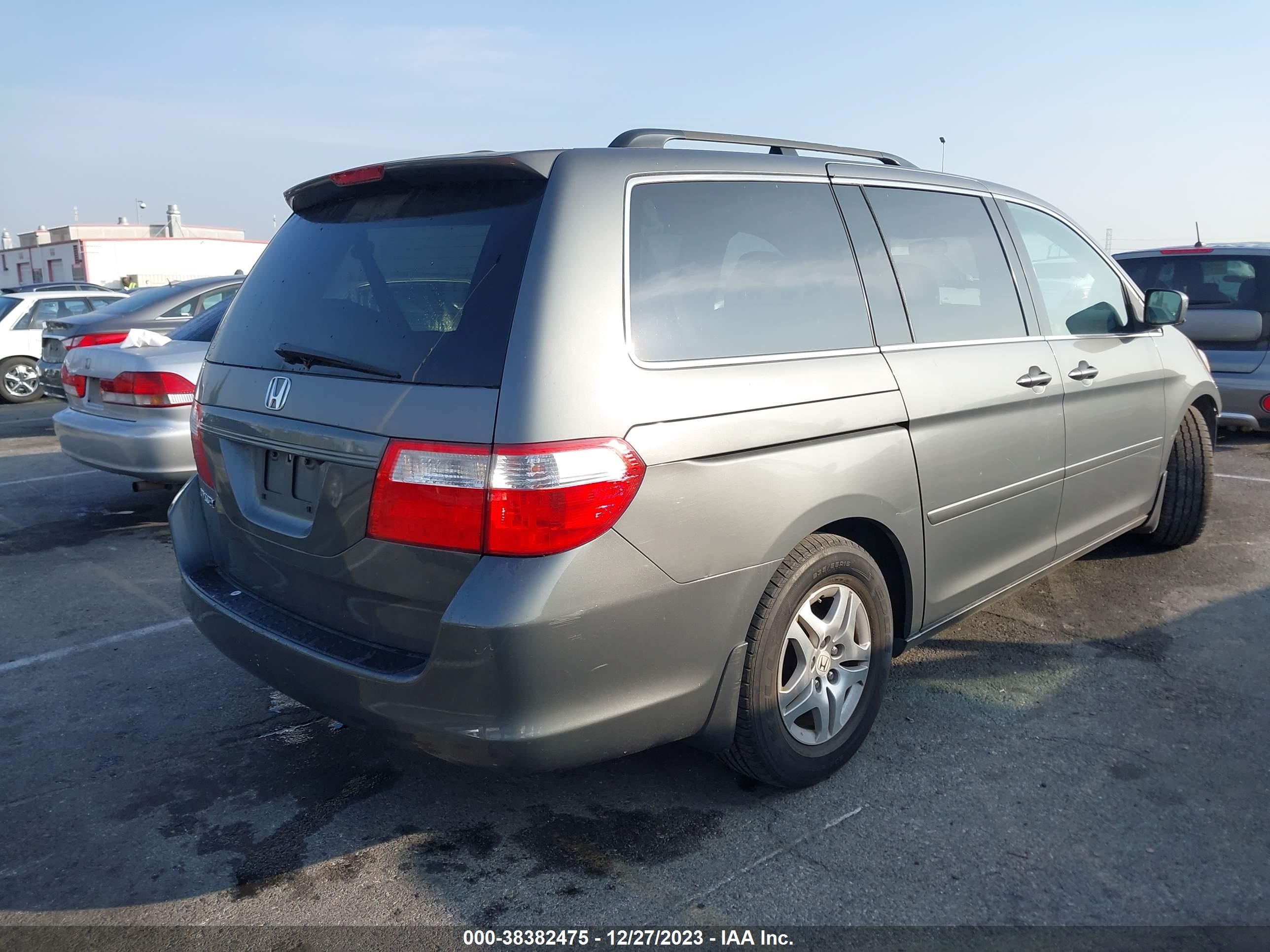 Photo 3 VIN: 5FNRL38737B080617 - HONDA ODYSSEY 