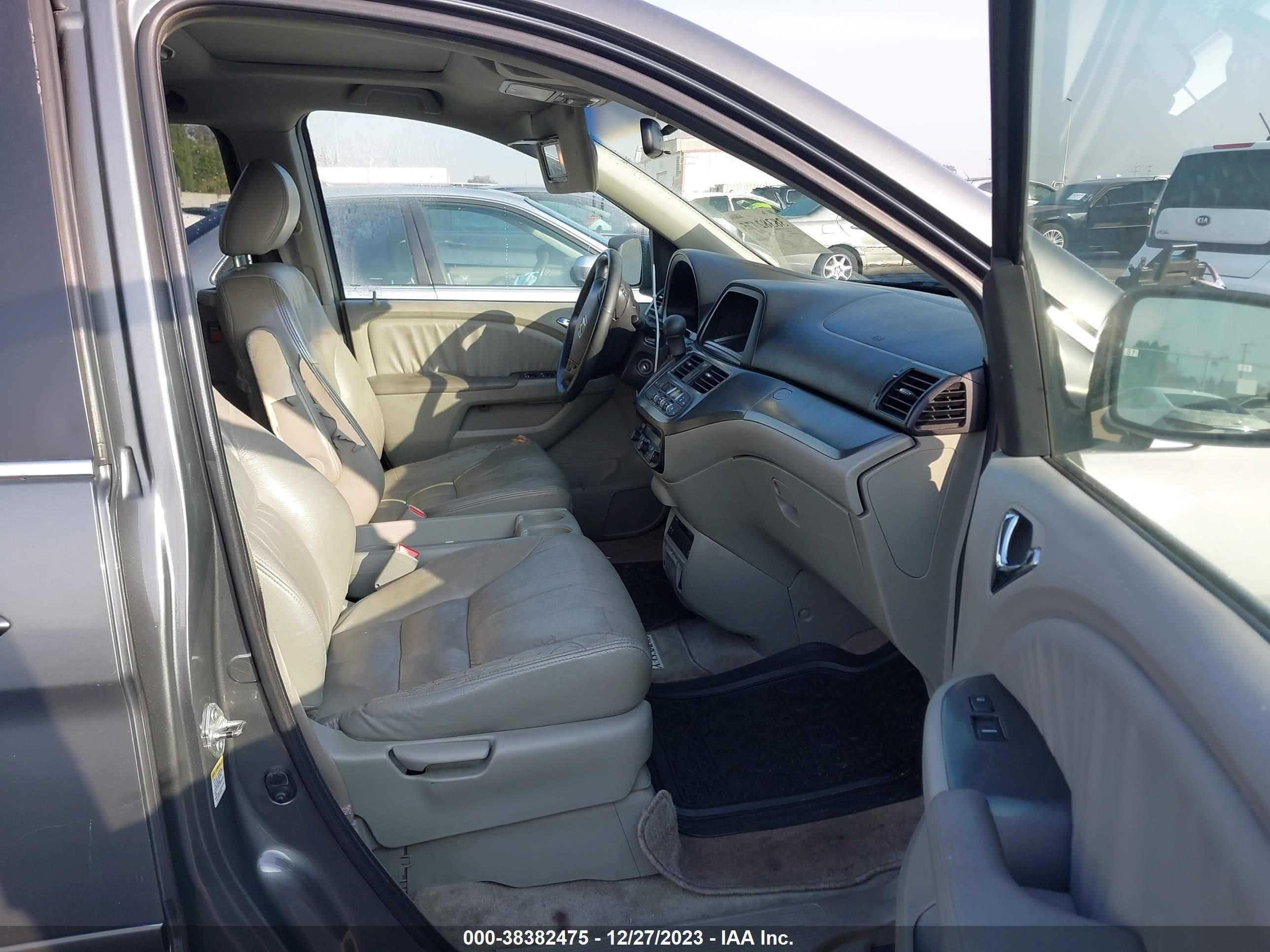 Photo 4 VIN: 5FNRL38737B080617 - HONDA ODYSSEY 