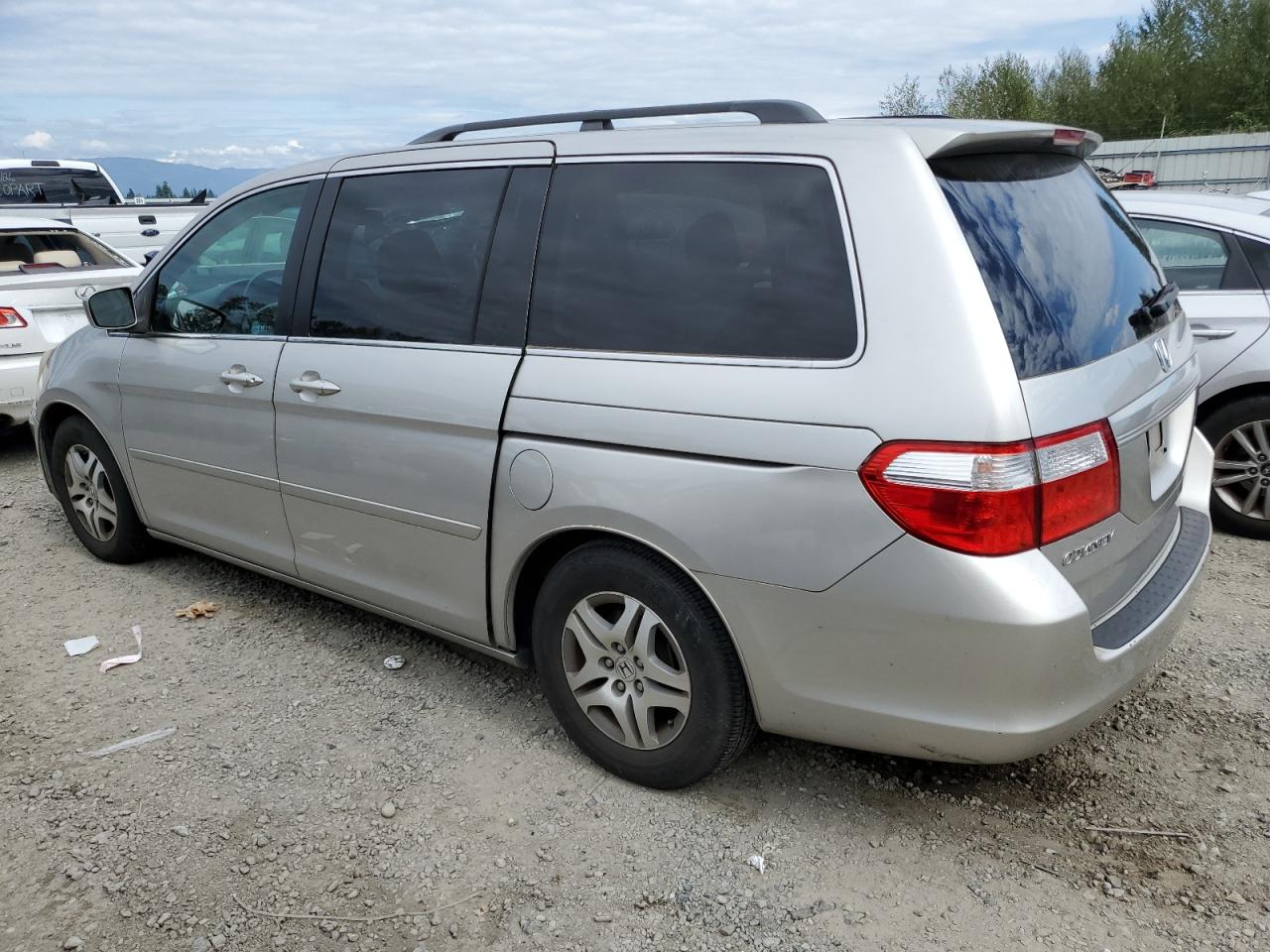 Photo 1 VIN: 5FNRL38737B416136 - HONDA ODYSSEY 