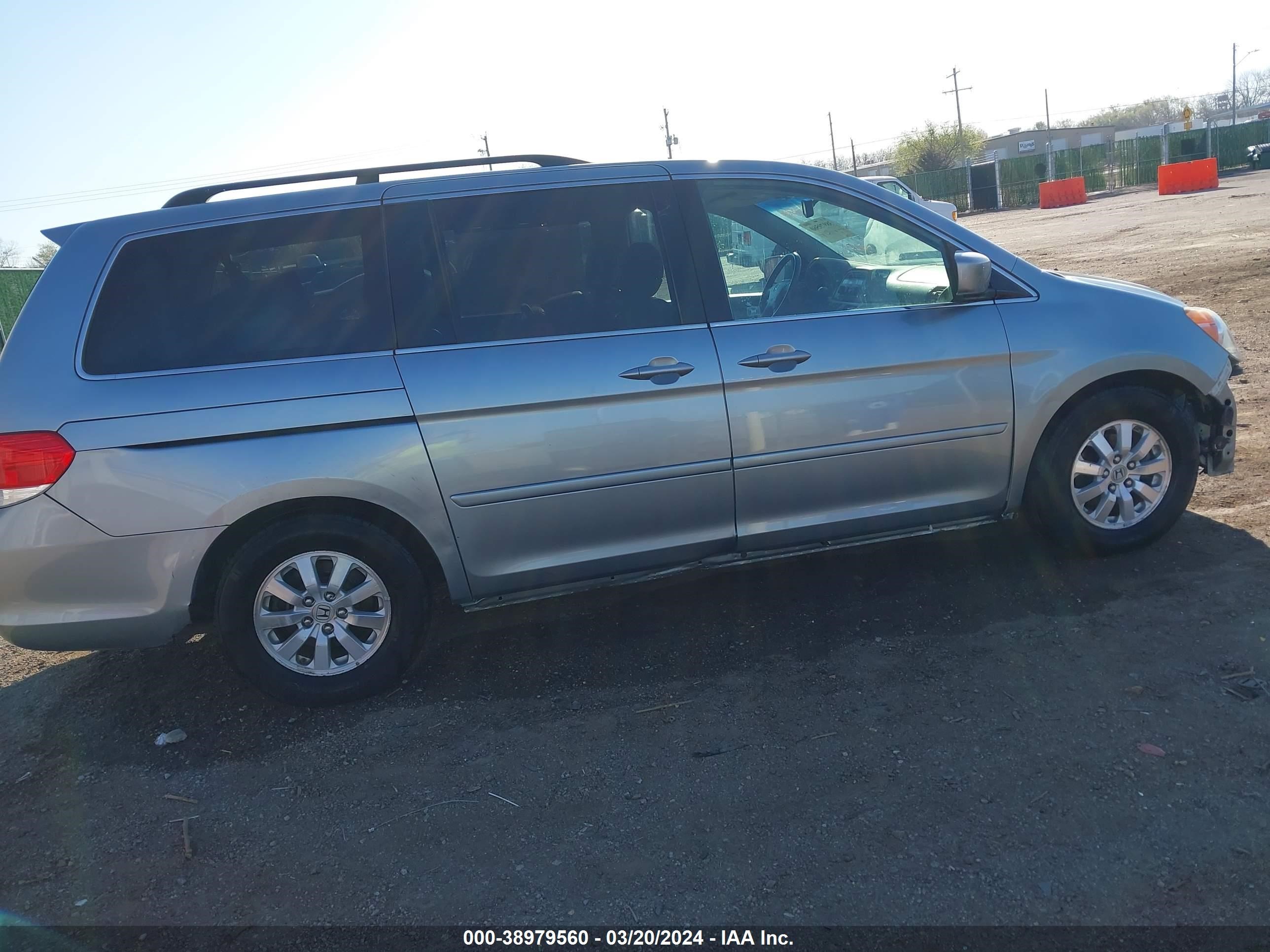 Photo 12 VIN: 5FNRL38738B004185 - HONDA ODYSSEY 