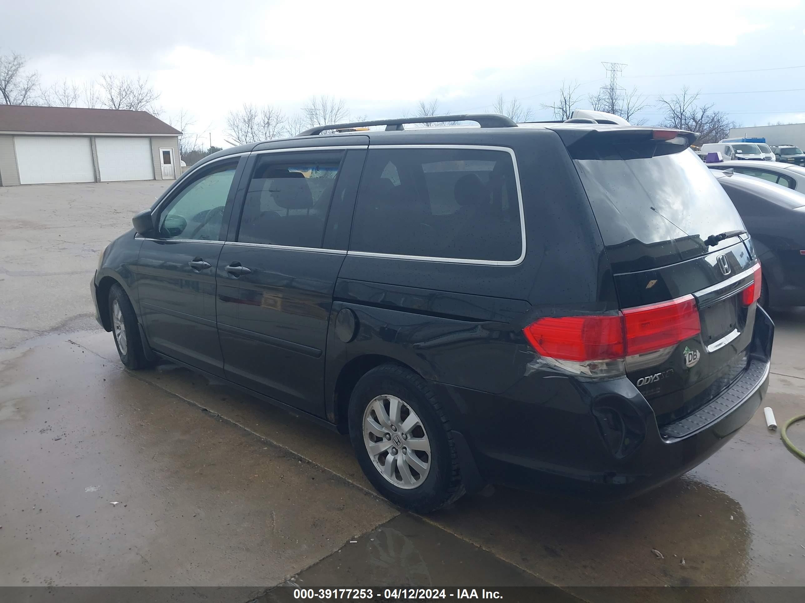 Photo 2 VIN: 5FNRL38738B041642 - HONDA ODYSSEY 