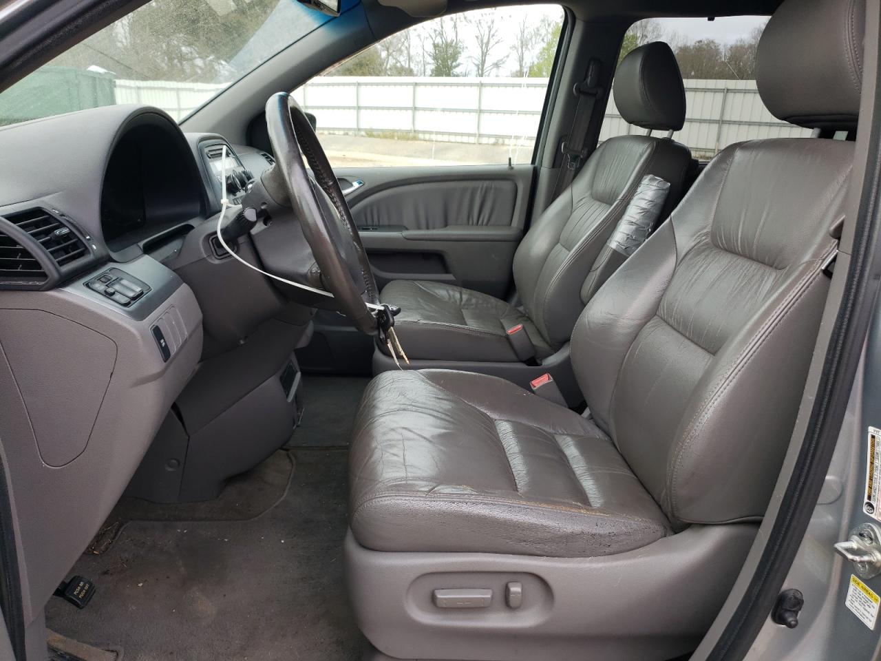 Photo 6 VIN: 5FNRL38738B071045 - HONDA ODYSSEY 