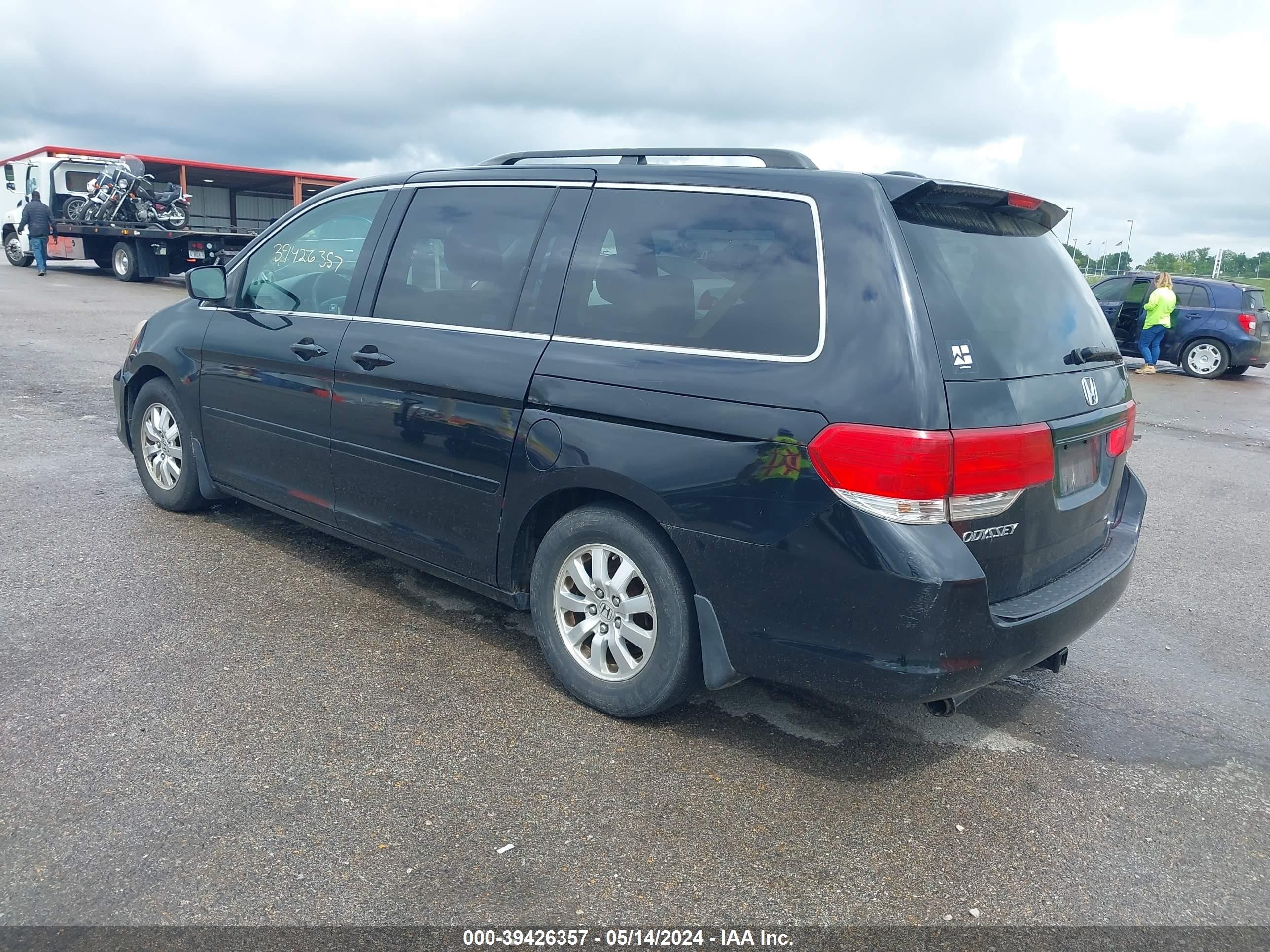 Photo 2 VIN: 5FNRL38738B101922 - HONDA ODYSSEY 