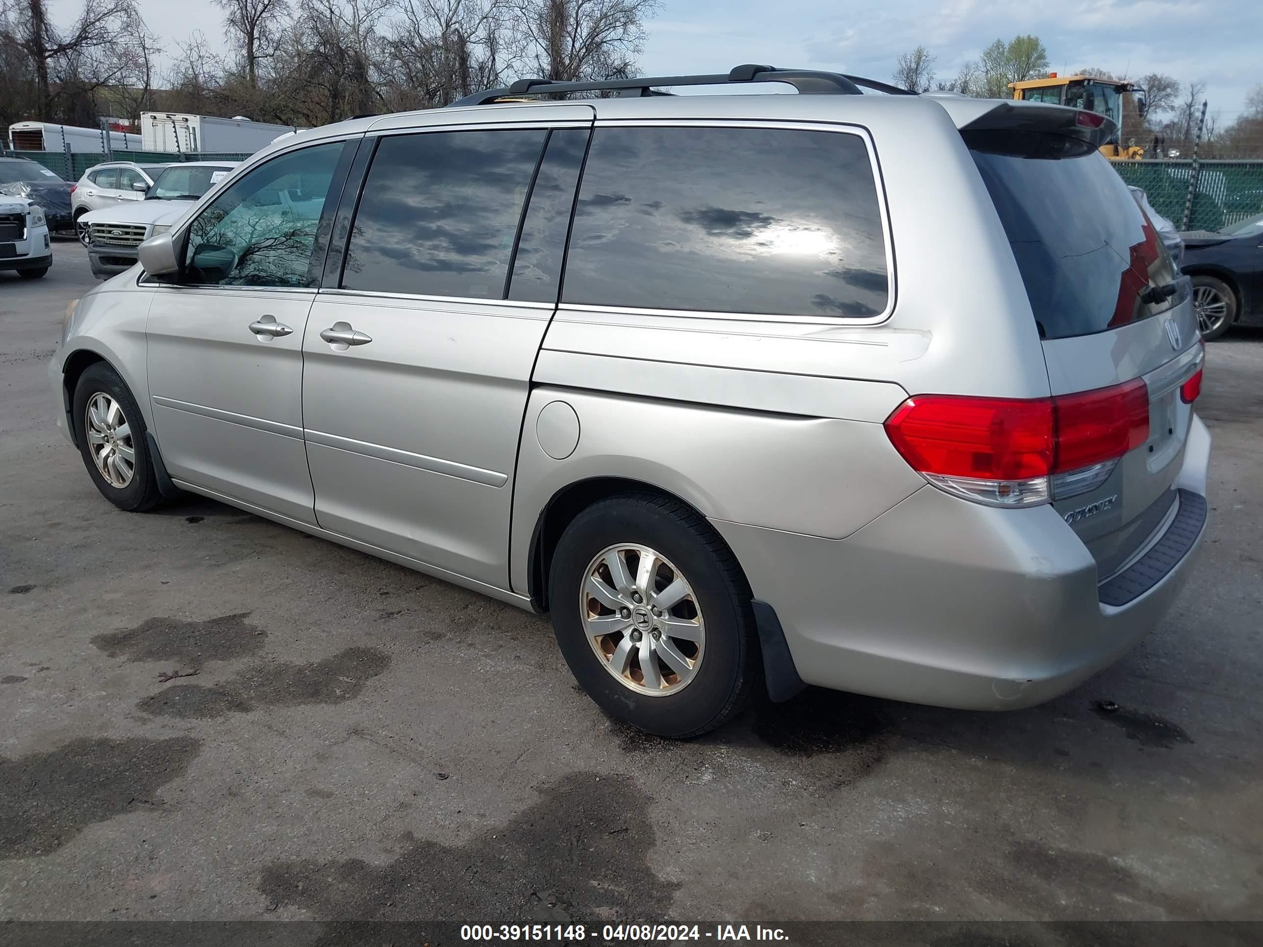 Photo 2 VIN: 5FNRL38738B404084 - HONDA ODYSSEY 