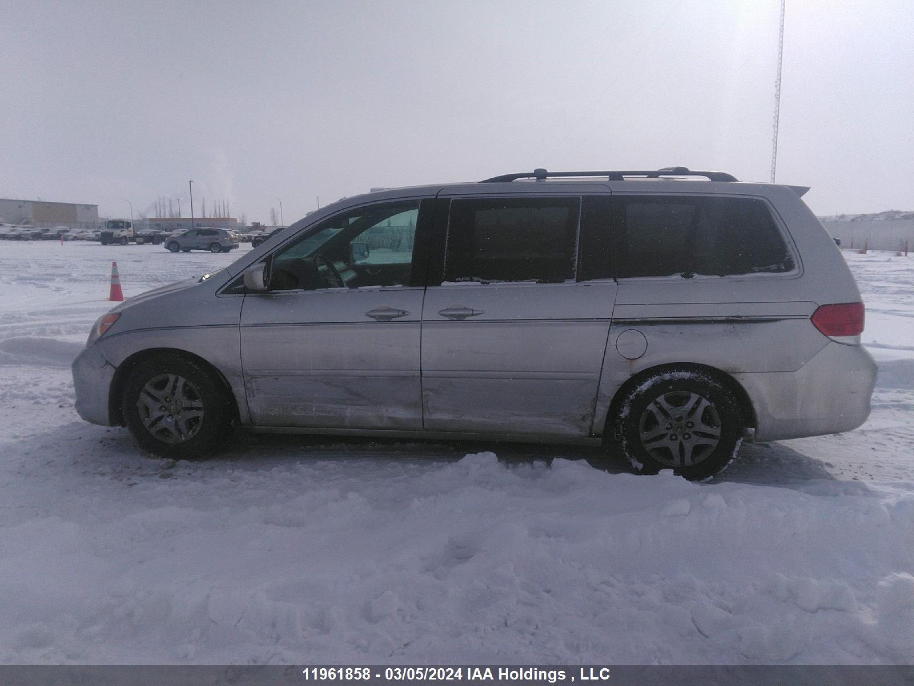 Photo 13 VIN: 5FNRL38738B500409 - HONDA ODYSSEY 