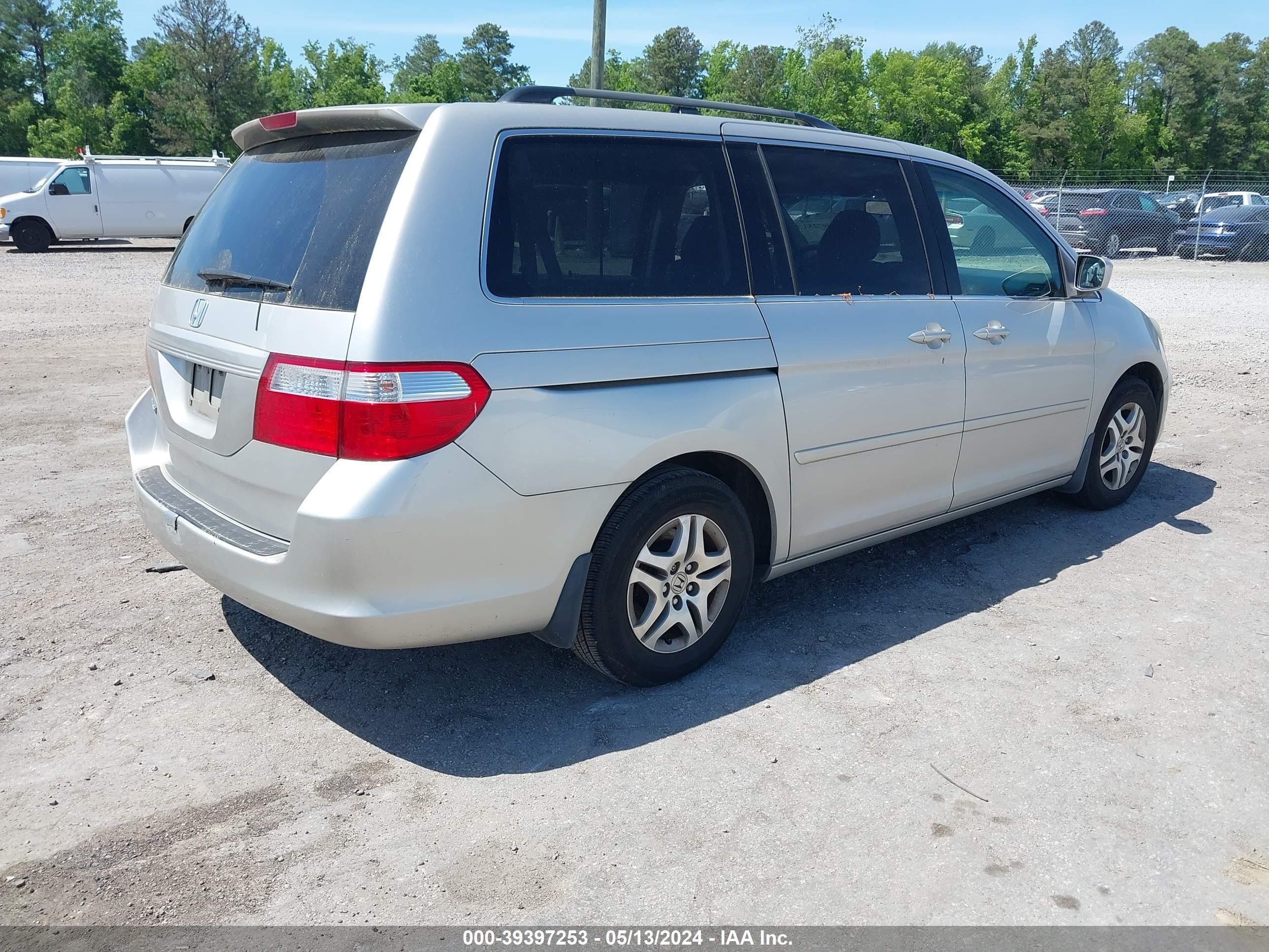 Photo 3 VIN: 5FNRL38746B443778 - HONDA ODYSSEY 