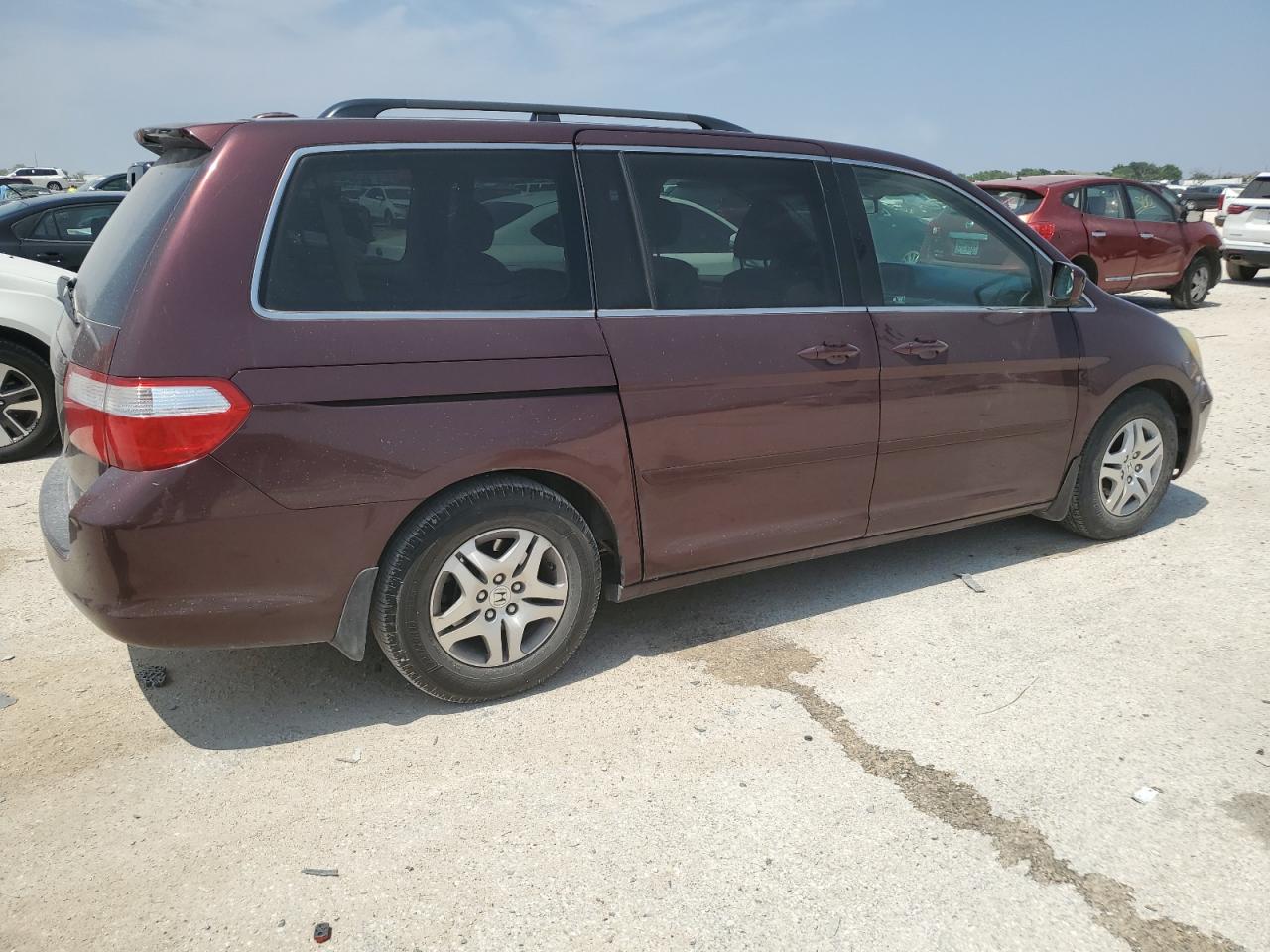 Photo 2 VIN: 5FNRL38747B067567 - HONDA ODYSSEY 