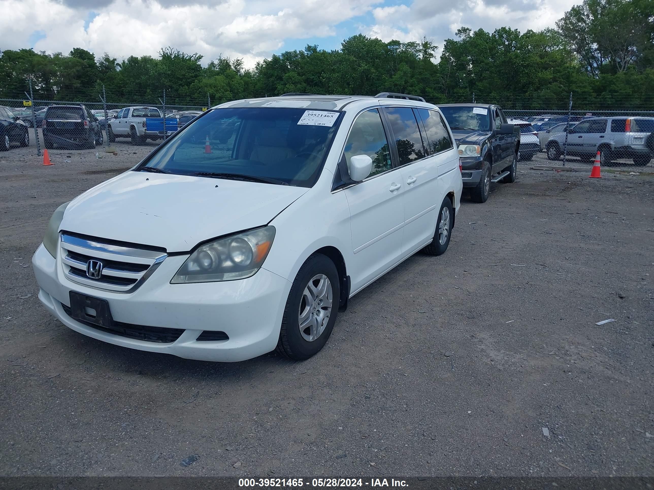 Photo 1 VIN: 5FNRL38747B443670 - HONDA ODYSSEY 