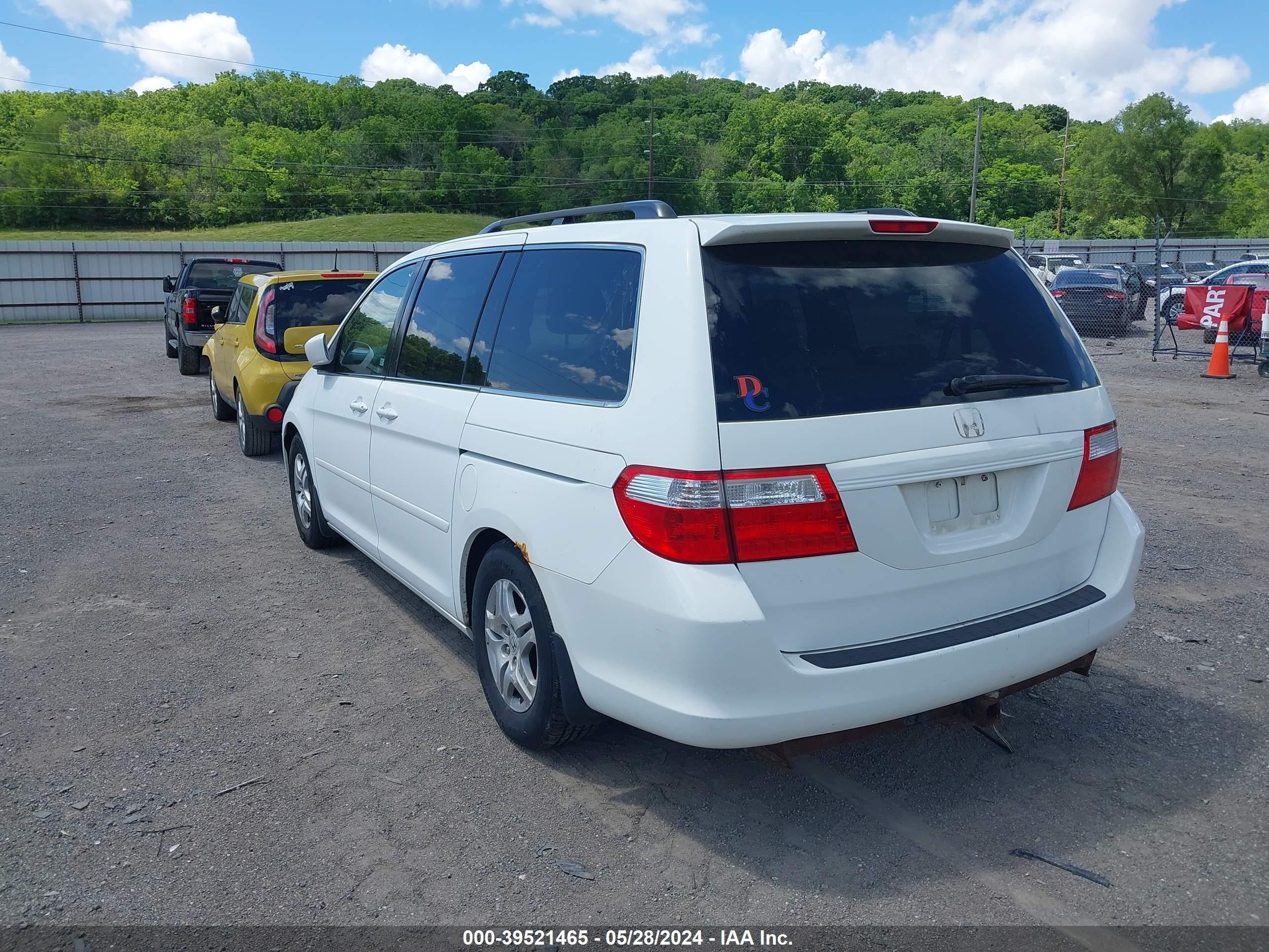 Photo 2 VIN: 5FNRL38747B443670 - HONDA ODYSSEY 