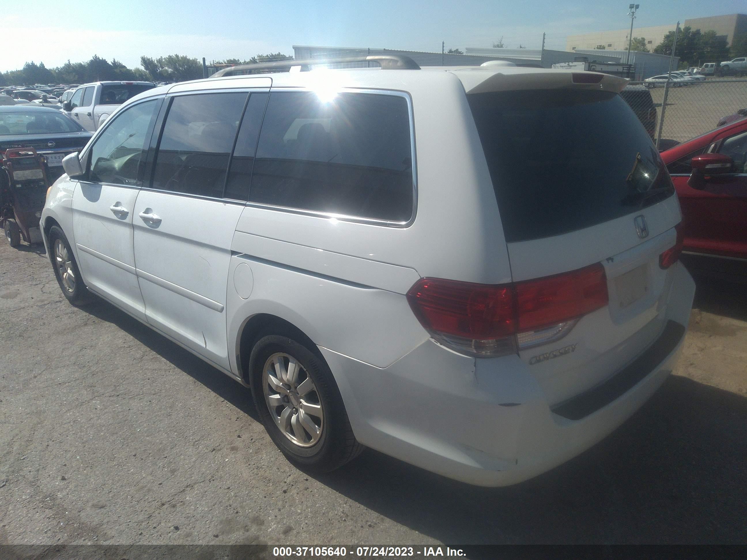 Photo 2 VIN: 5FNRL38749B003435 - HONDA ODYSSEY 