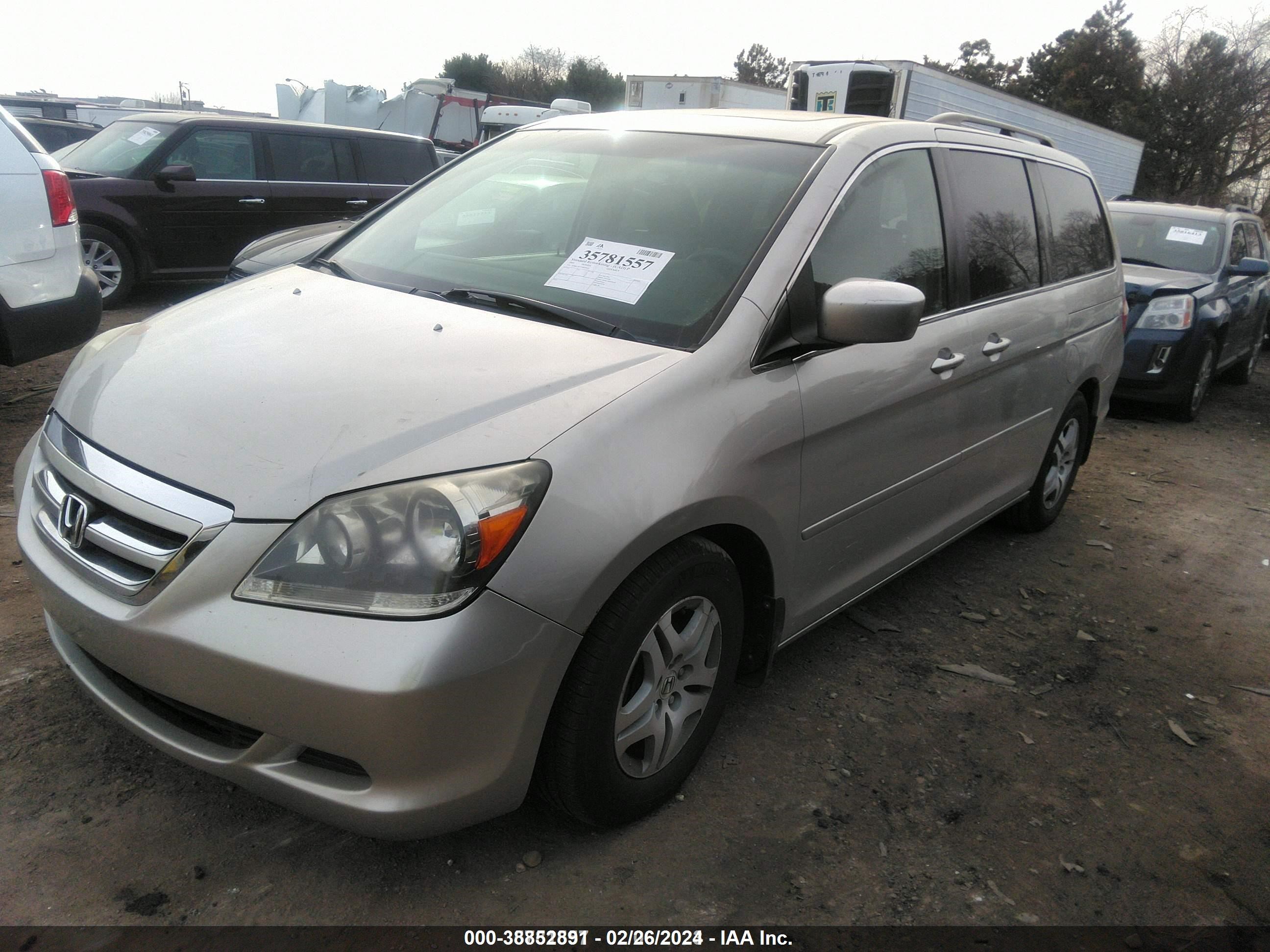 Photo 2 VIN: 5FNRL38755B059121 - HONDA ODYSSEY 