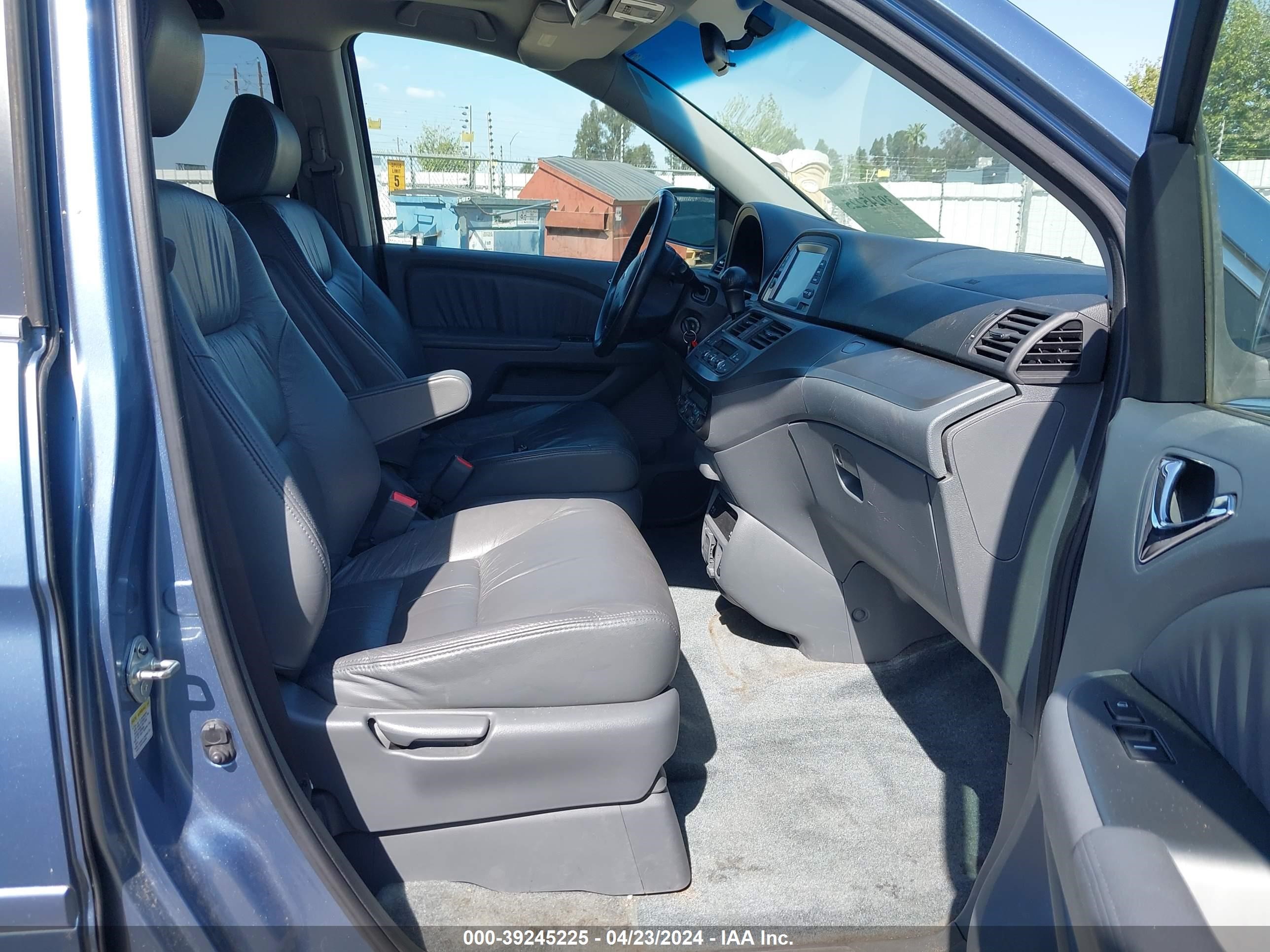 Photo 4 VIN: 5FNRL38757B057596 - HONDA ODYSSEY 