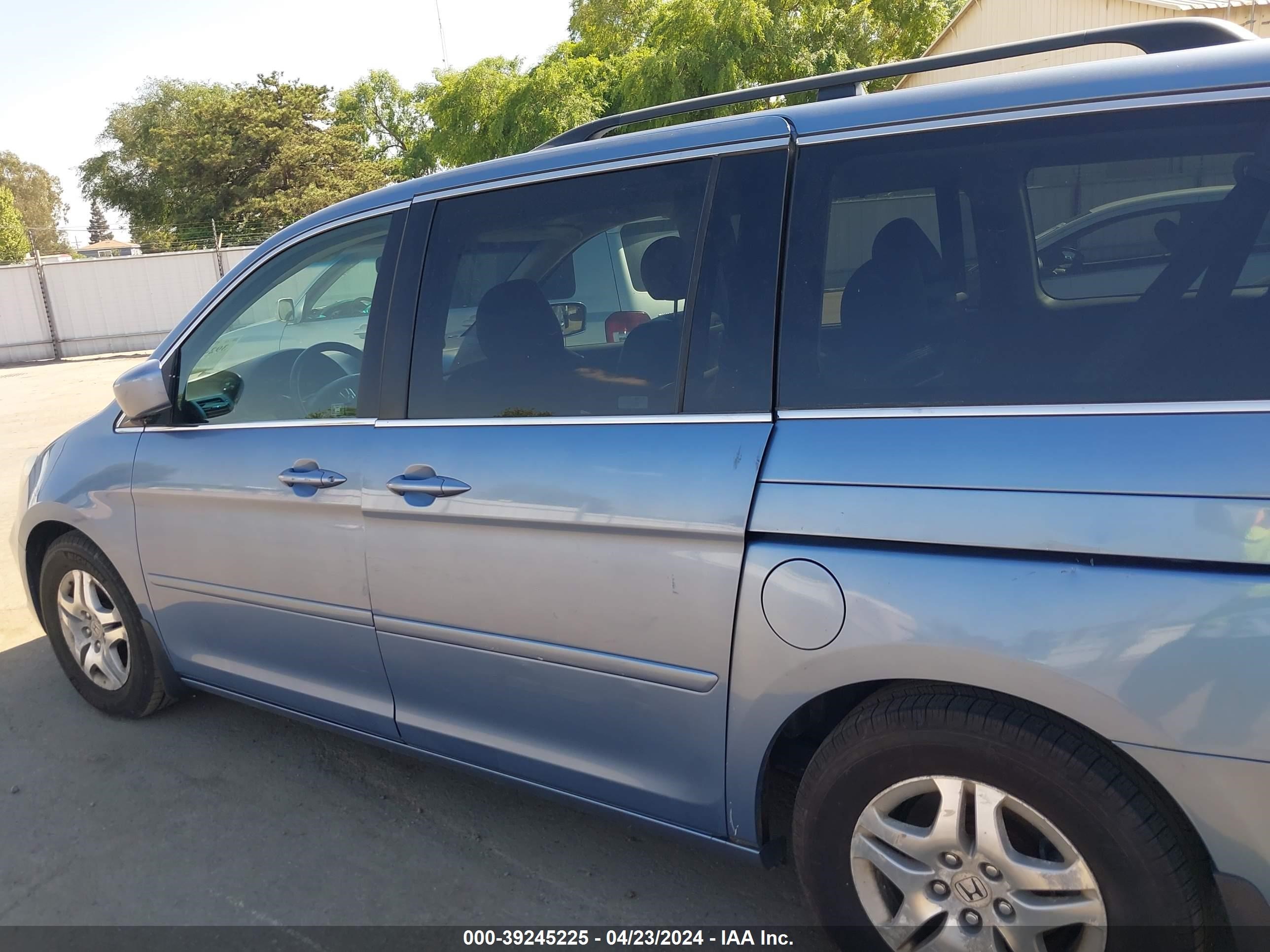 Photo 5 VIN: 5FNRL38757B057596 - HONDA ODYSSEY 