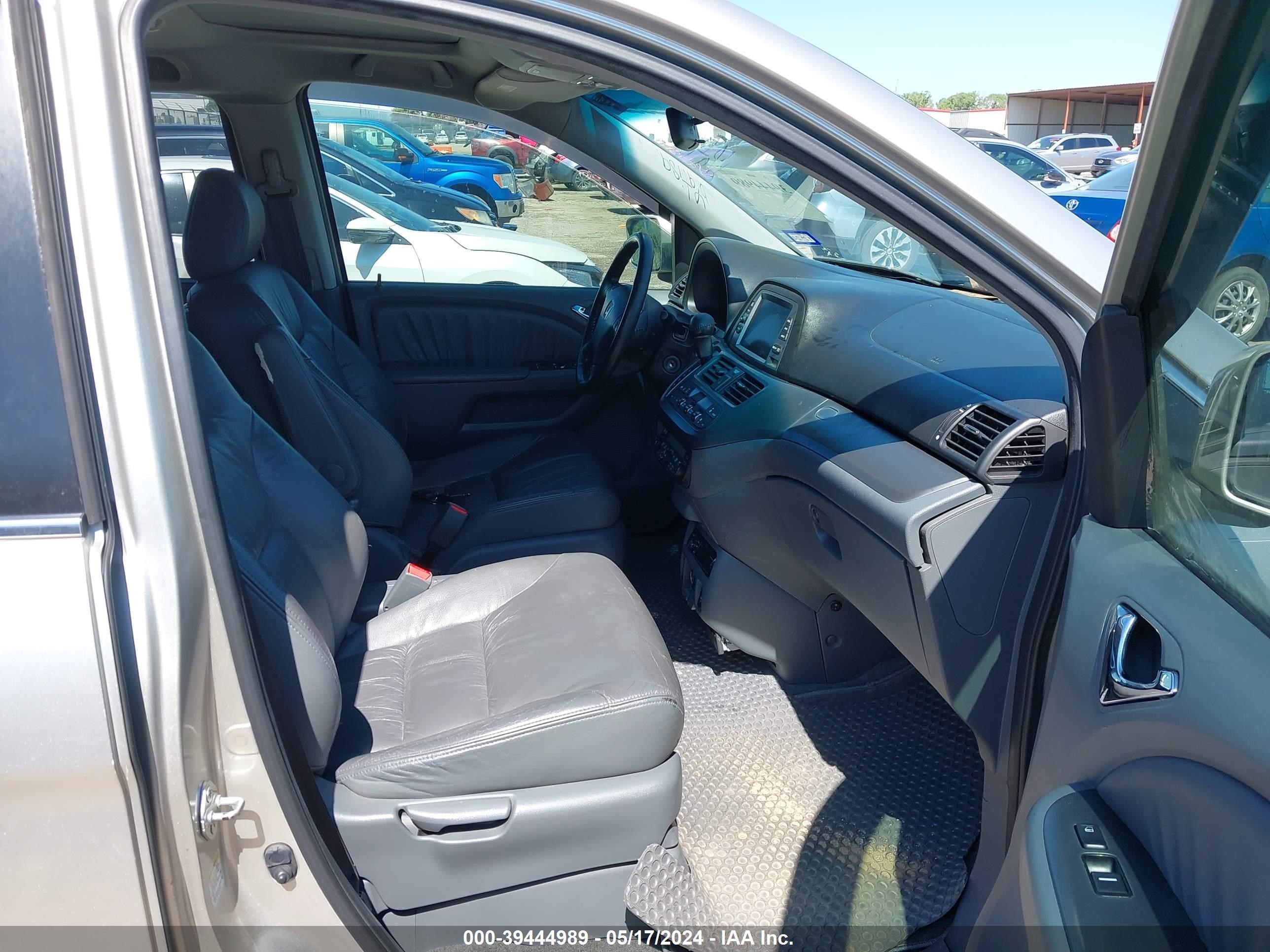 Photo 4 VIN: 5FNRL38757B102696 - HONDA ODYSSEY 