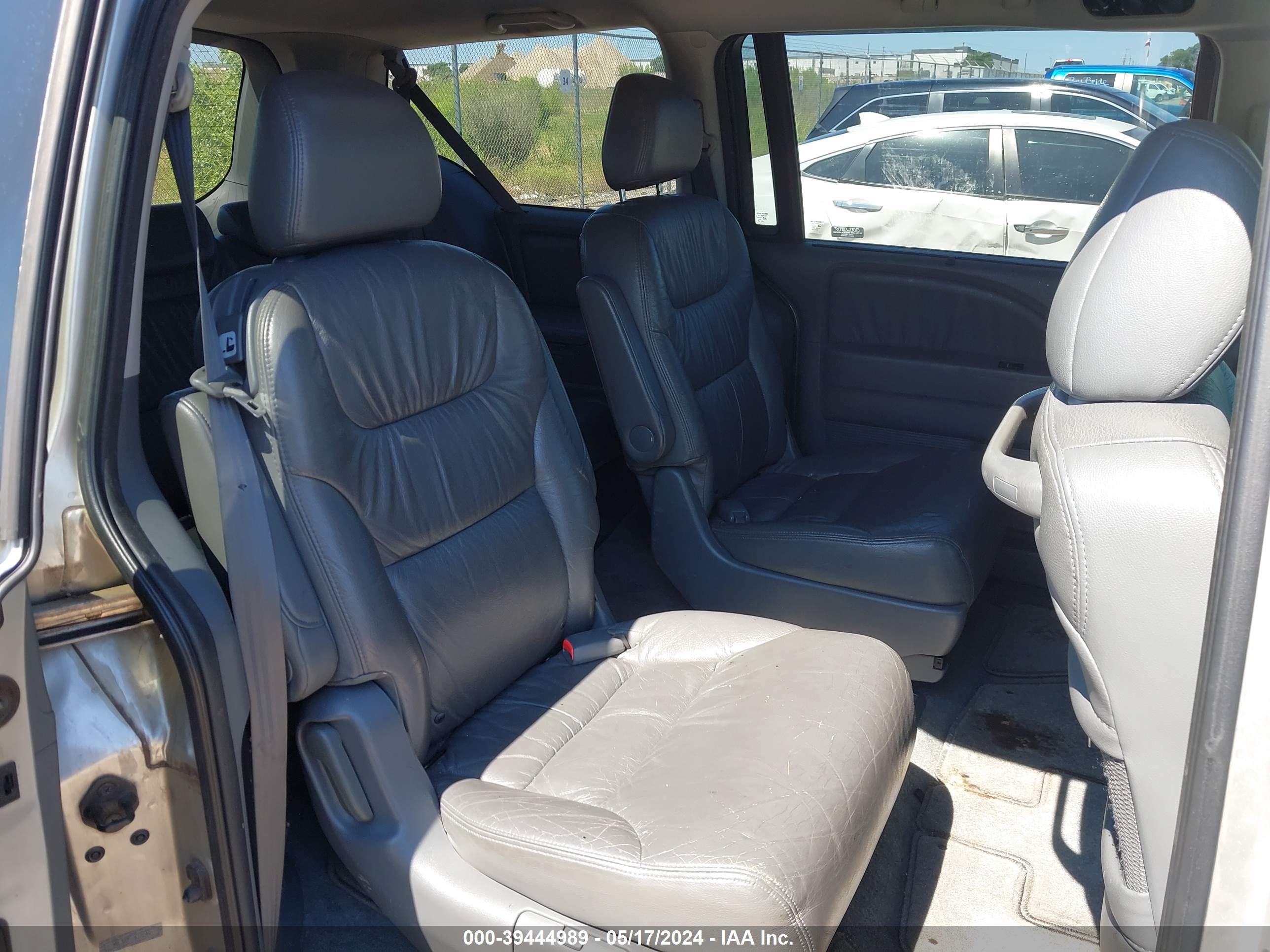 Photo 7 VIN: 5FNRL38757B102696 - HONDA ODYSSEY 