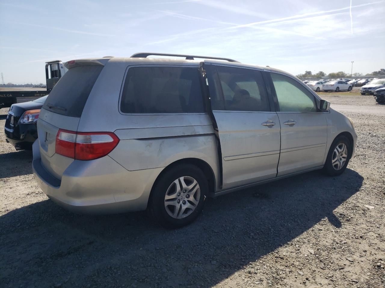 Photo 2 VIN: 5FNRL38757B105730 - HONDA ODYSSEY 