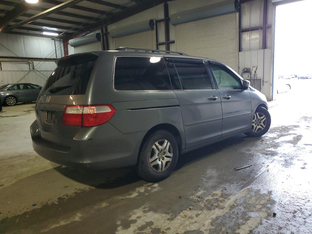 Photo 2 VIN: 5FNRL38757B433553 - HONDA ODYSSEY 