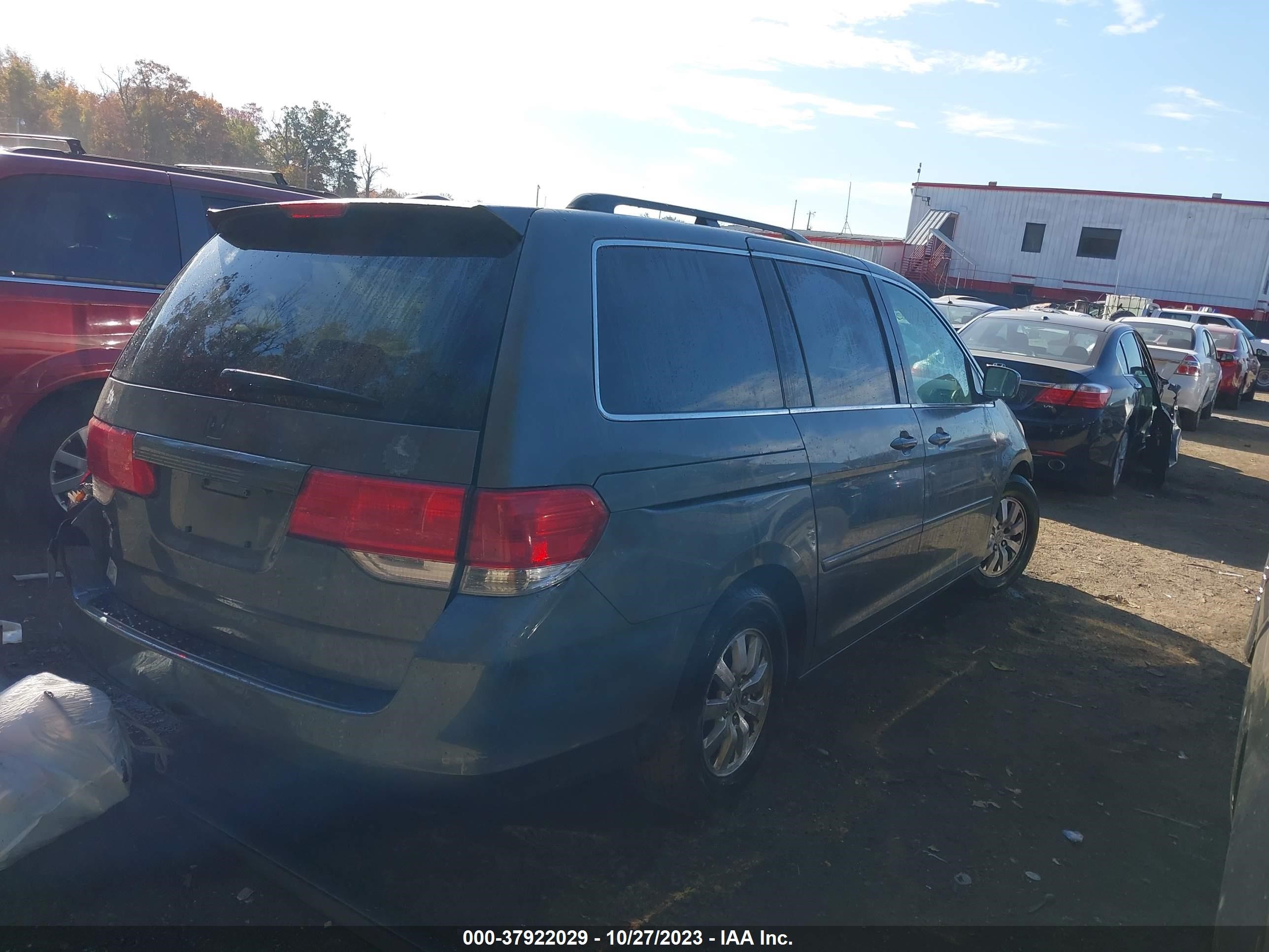 Photo 3 VIN: 5FNRL38758B004883 - HONDA ODYSSEY 