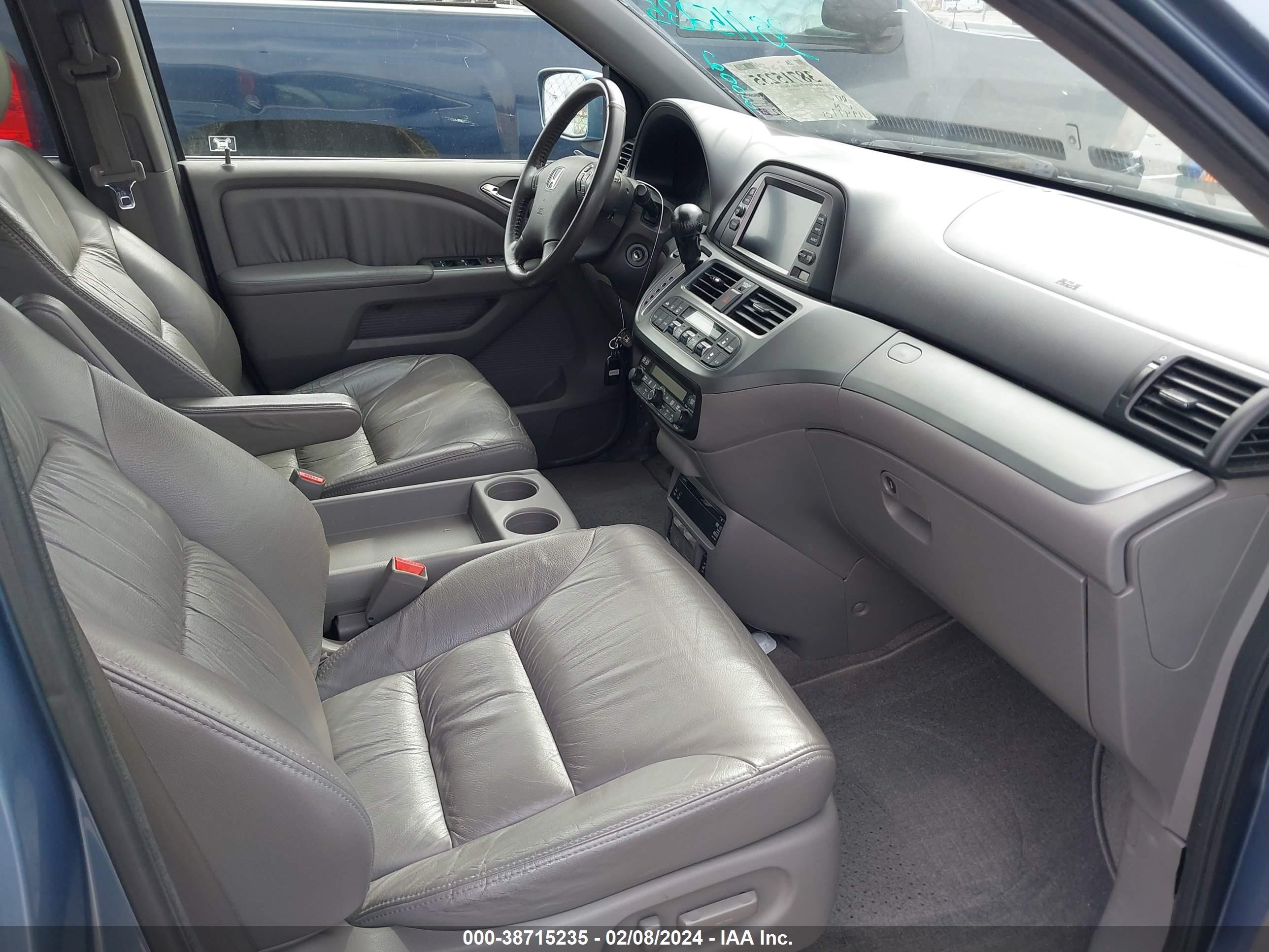 Photo 4 VIN: 5FNRL38758B059673 - HONDA ODYSSEY 