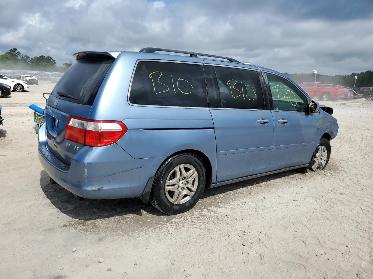 Photo 2 VIN: 5FNRL38765B067177 - HONDA ODYSSEY 