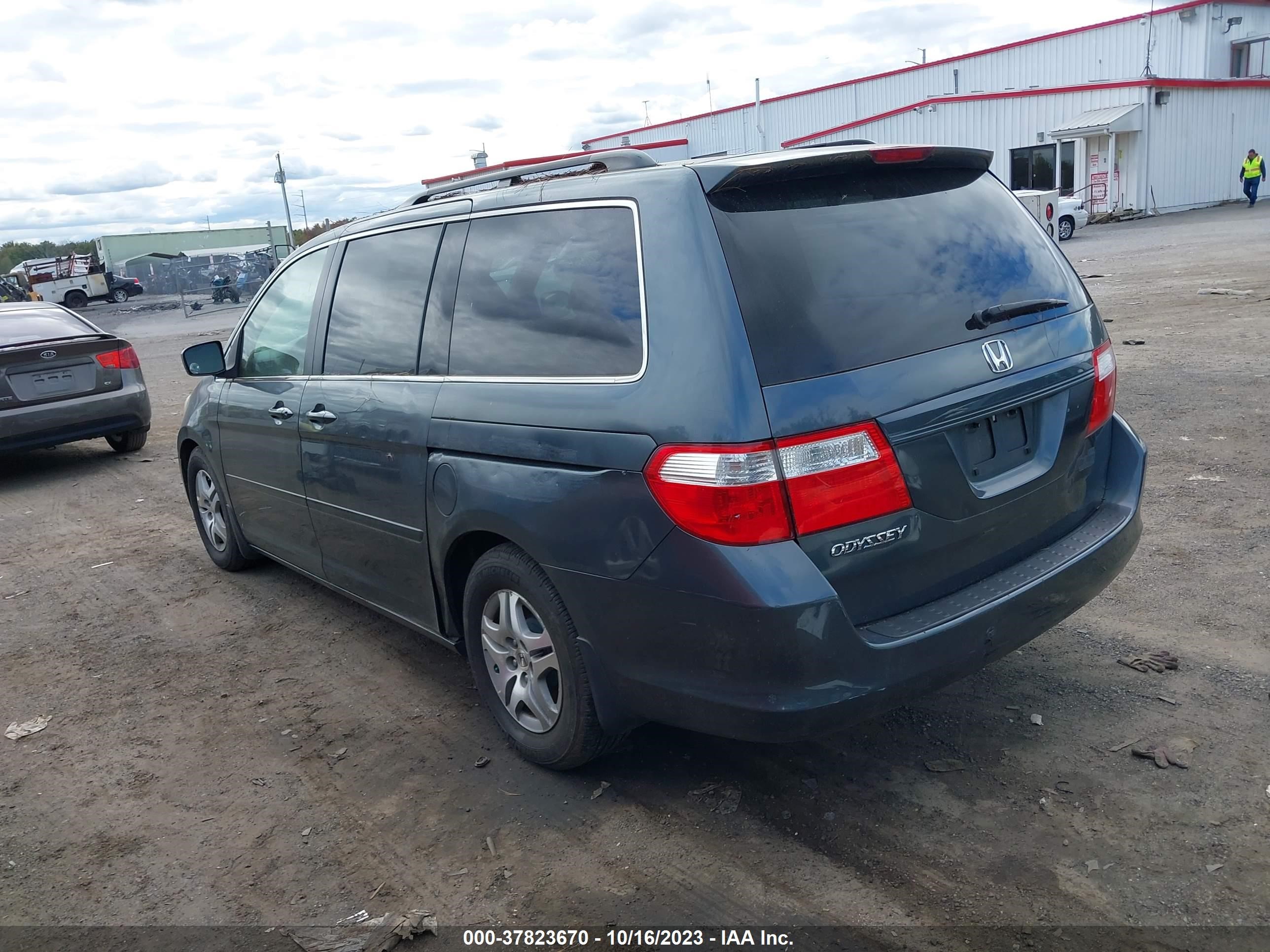 Photo 2 VIN: 5FNRL38766B425542 - HONDA ODYSSEY 