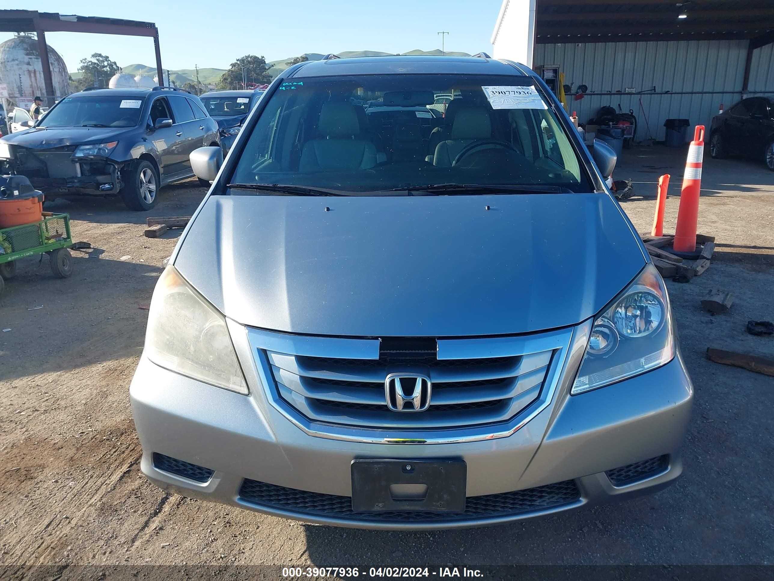 Photo 11 VIN: 5FNRL38768B017481 - HONDA ODYSSEY 