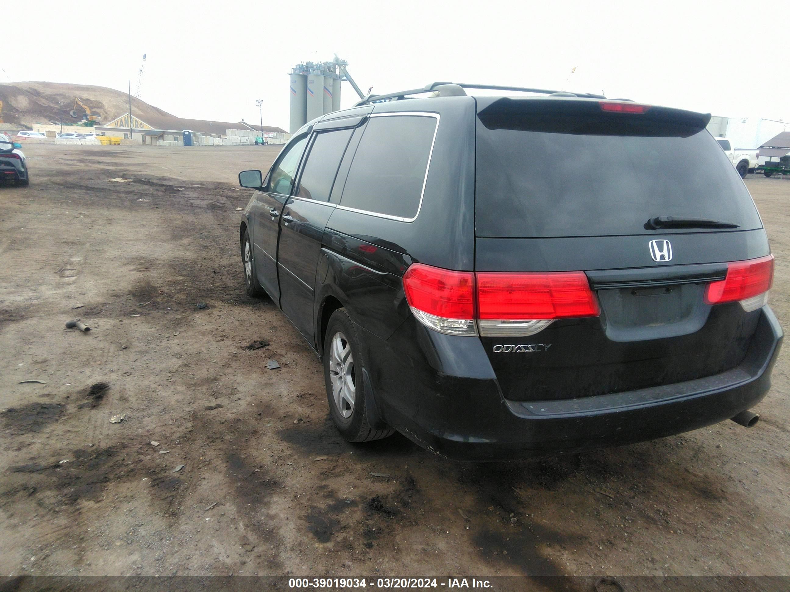 Photo 2 VIN: 5FNRL38768B033471 - HONDA ODYSSEY 