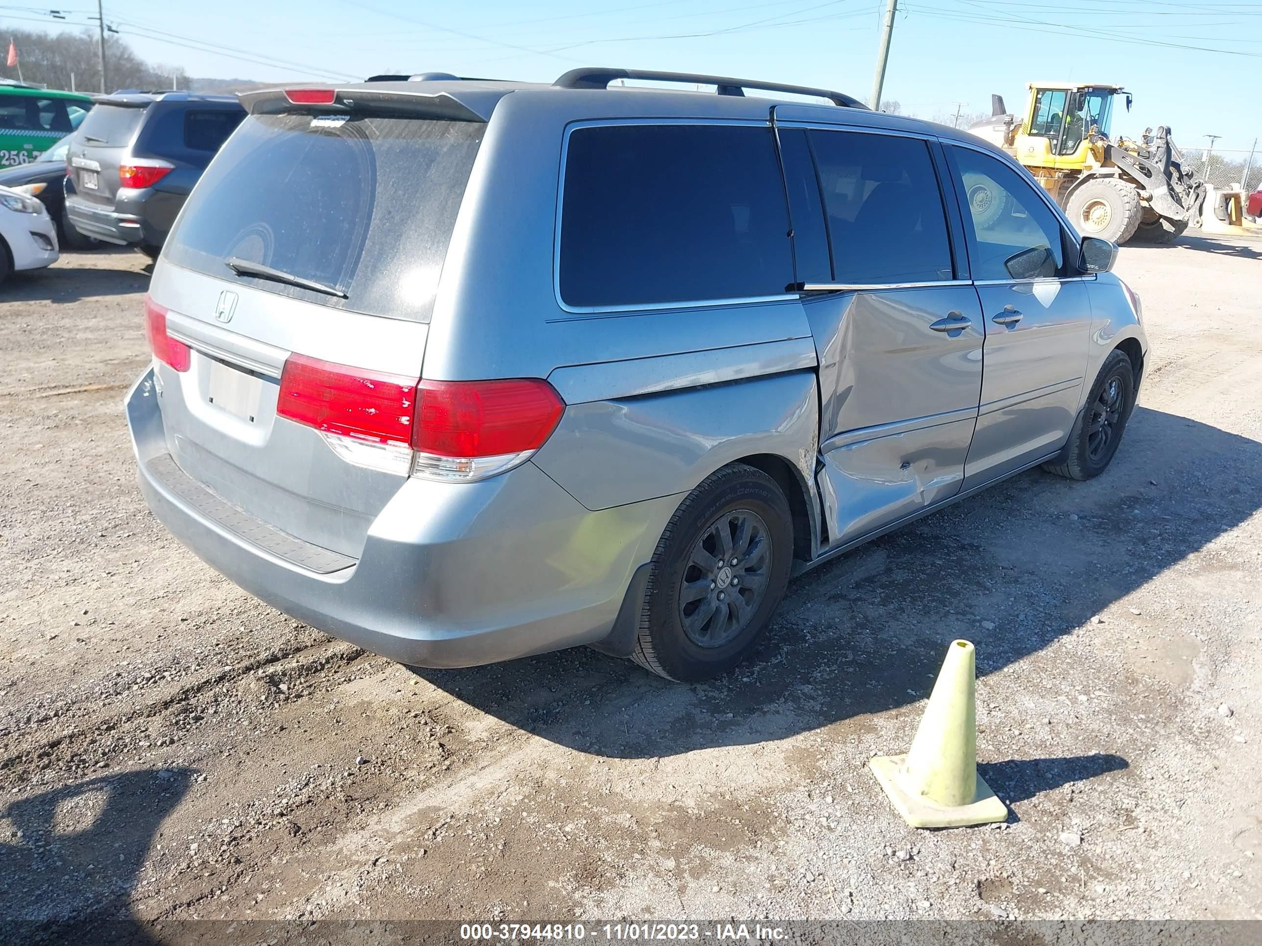 Photo 3 VIN: 5FNRL38768B105415 - HONDA ODYSSEY 