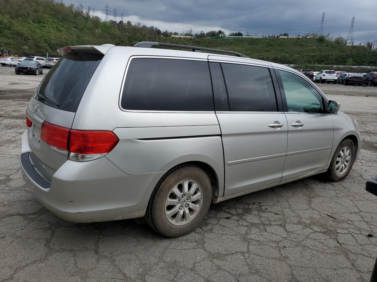 Photo 2 VIN: 5FNRL38769B009155 - HONDA ODYSSEY 